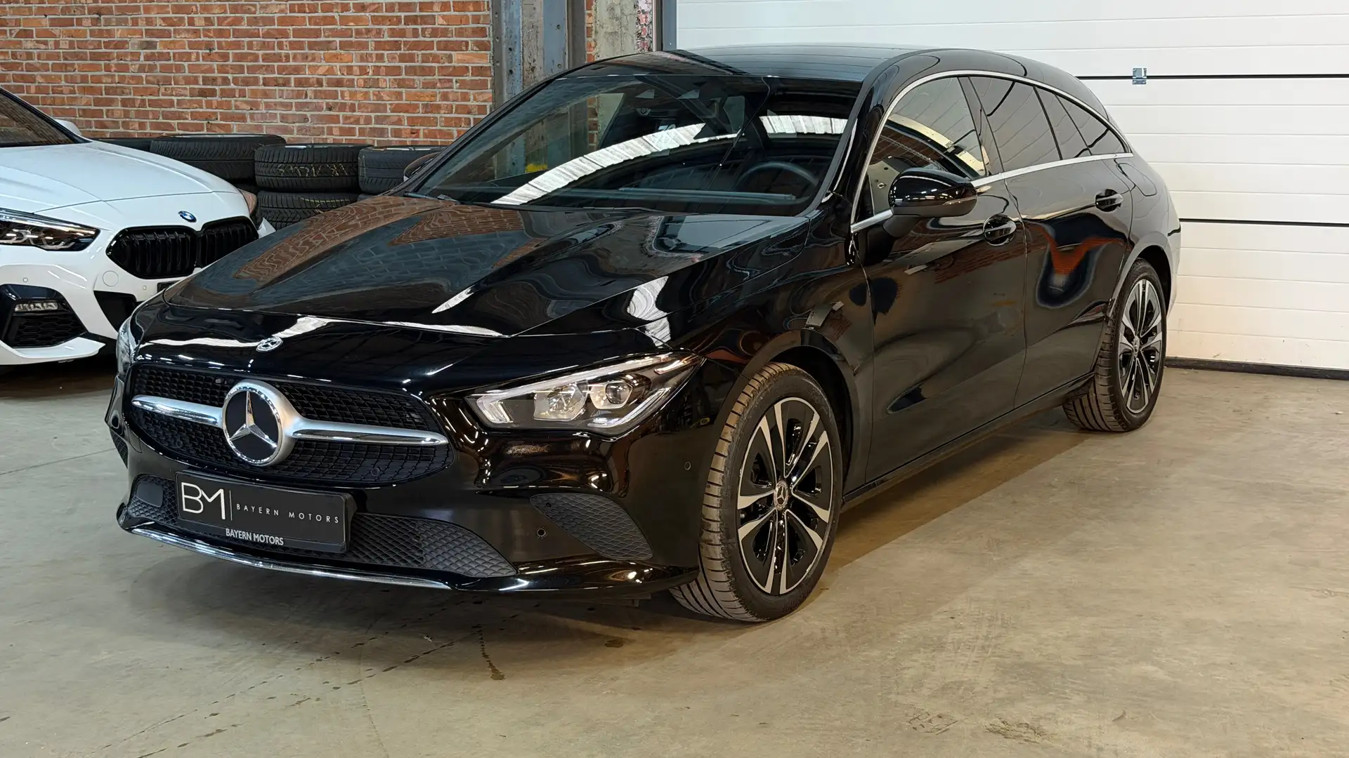 Mercedes-Benz CLA 200 d Shooting Brake Automaat Trekhaak 45.000km 2023 Schwarz - 1