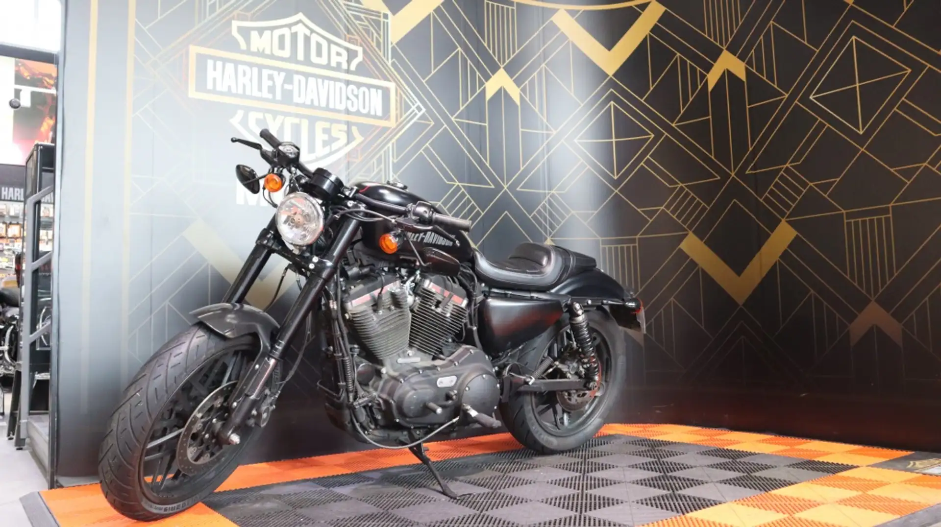 Harley-Davidson XL 1200 Chopper Negro - 1
