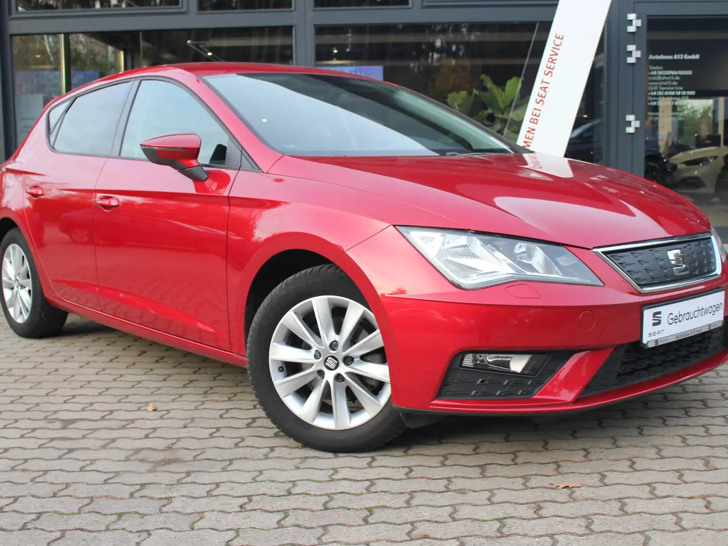 SEAT Leon Leon 1.0 TSI DSG Ecomotive Style Navi. PDC v+h. GJ Rot - 2