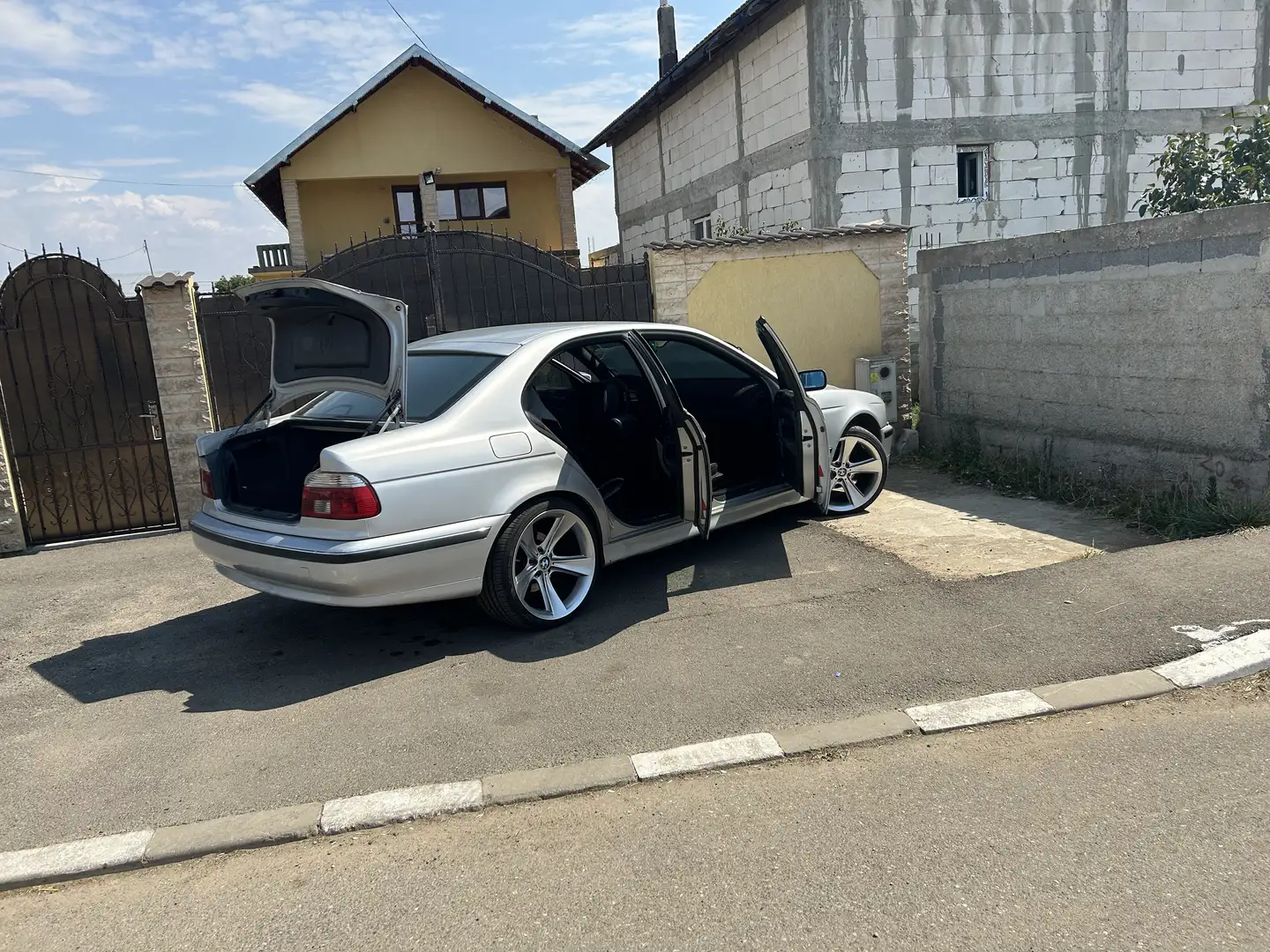 BMW 525 525d - 1