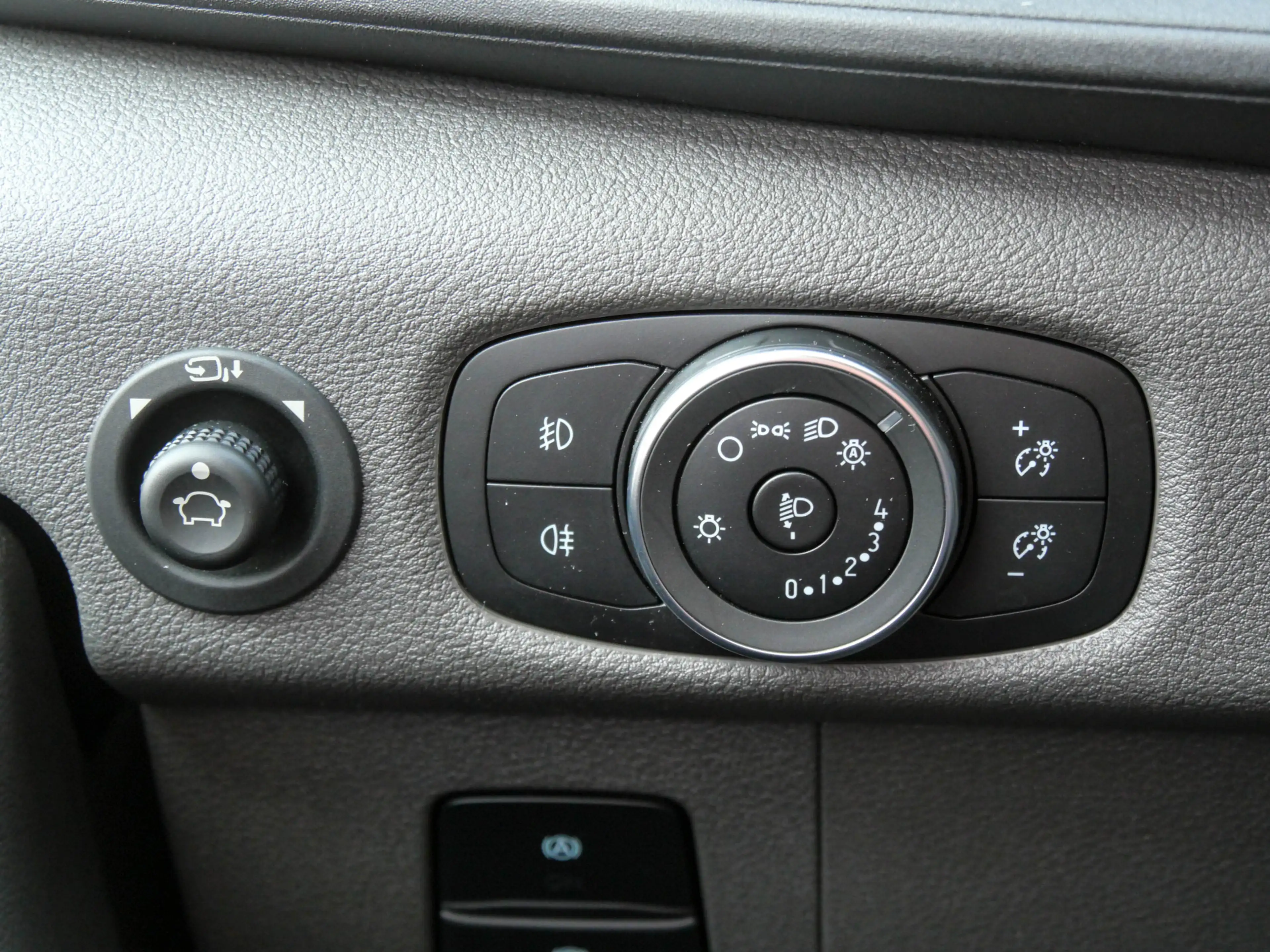 Ford E-Transit 68 kWh 390L Trend Bakwagen + Dhollandia Laadklep | — photo 15