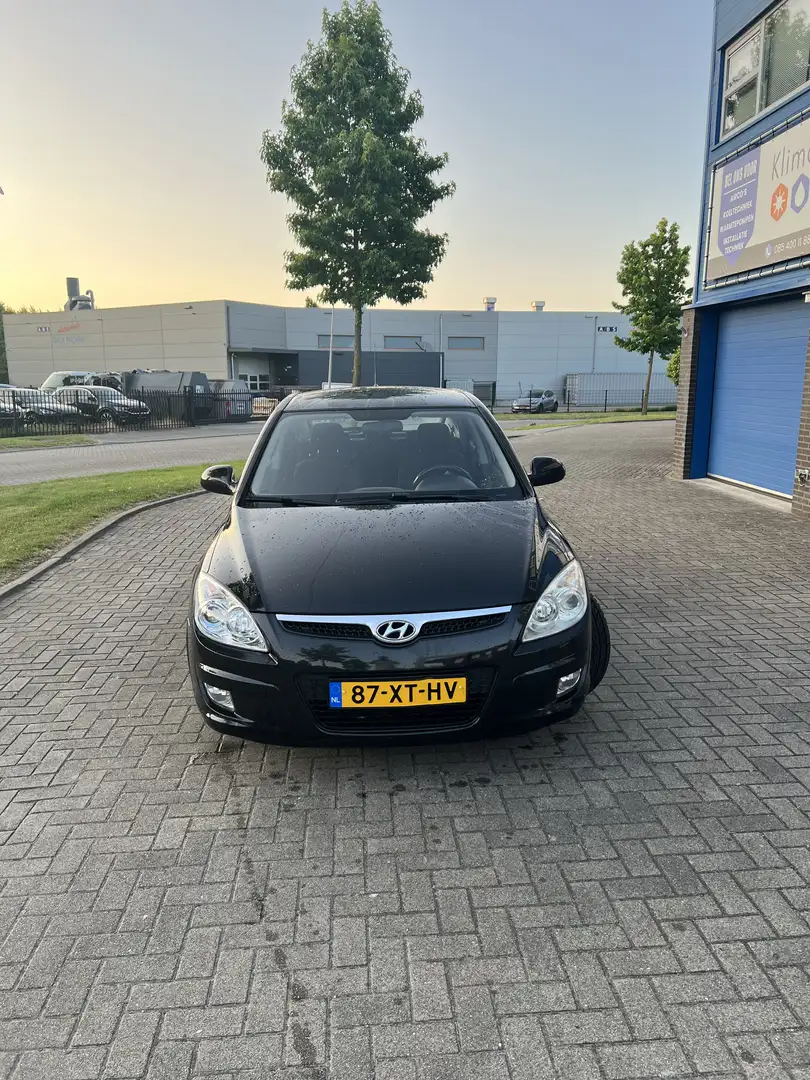 Hyundai i30 1.4i Dynamic Nero - 2