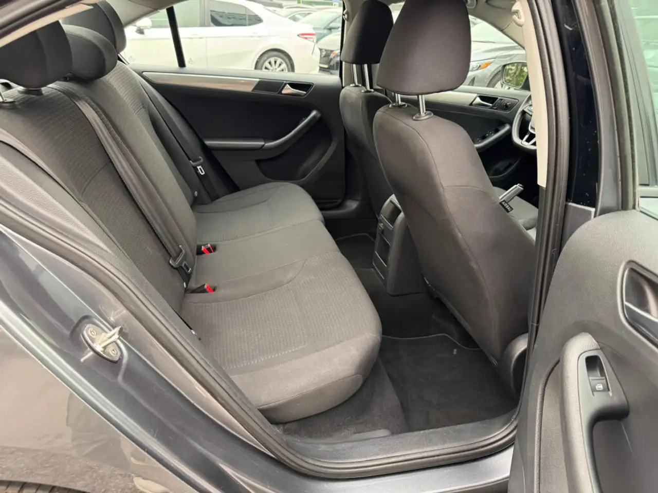Volkswagen Jetta photo Volkswagen Jetta