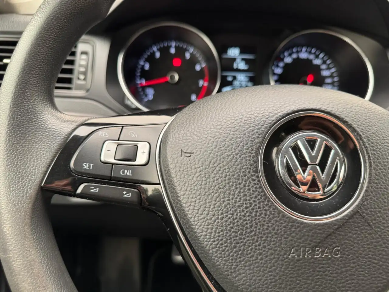 Volkswagen Jetta photo Volkswagen Jetta