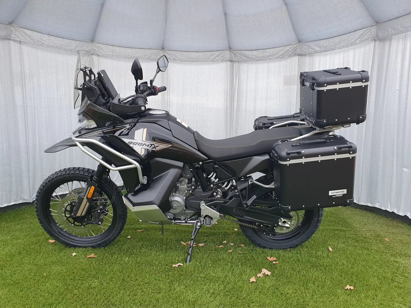 CFMOTO 800 MT X mit Koffern Negro - 1