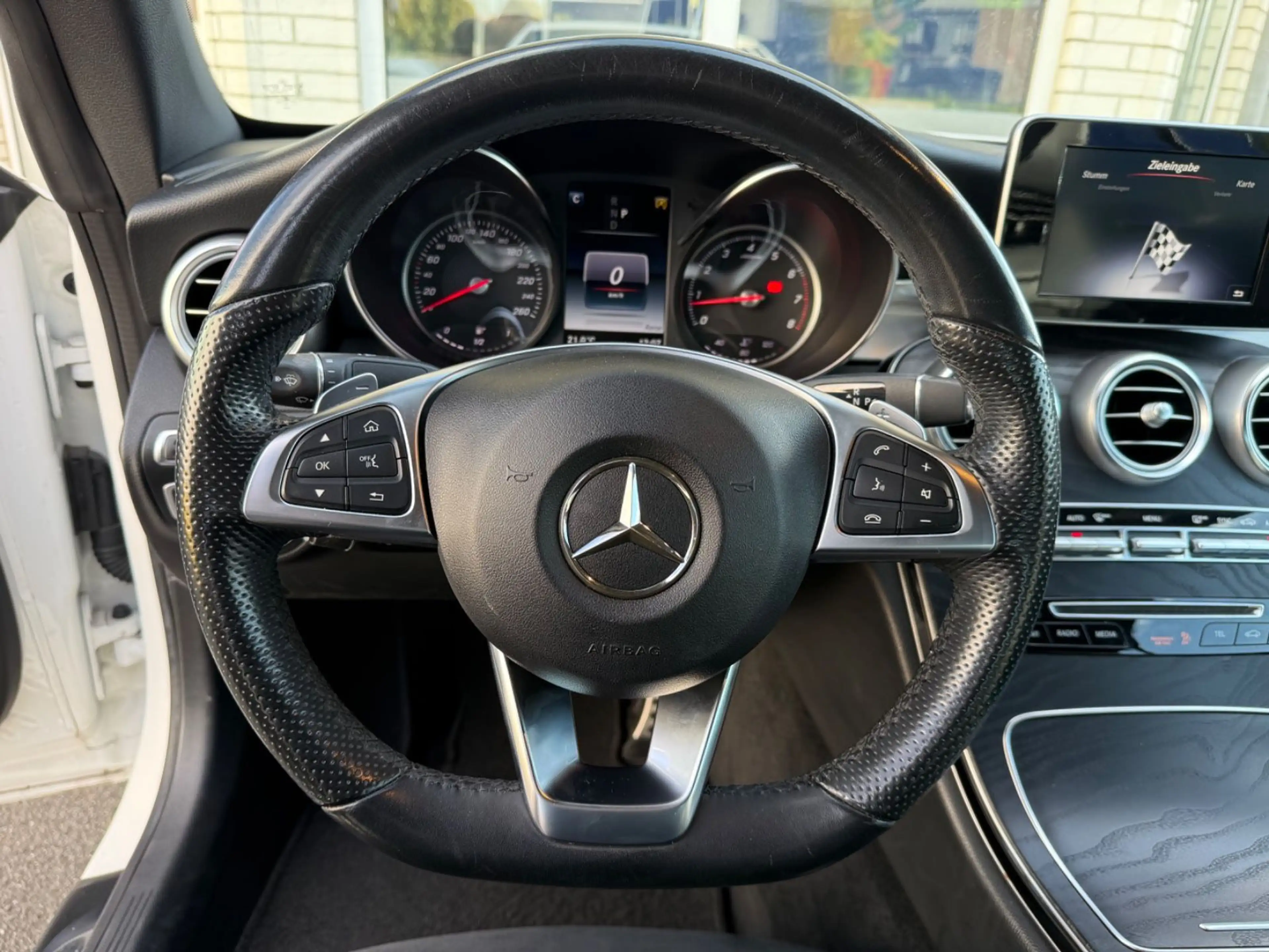 Mercedes-Benz C 250 C Cabrio ACC NAVI KLIMA PDC AMG LINE — photo 9