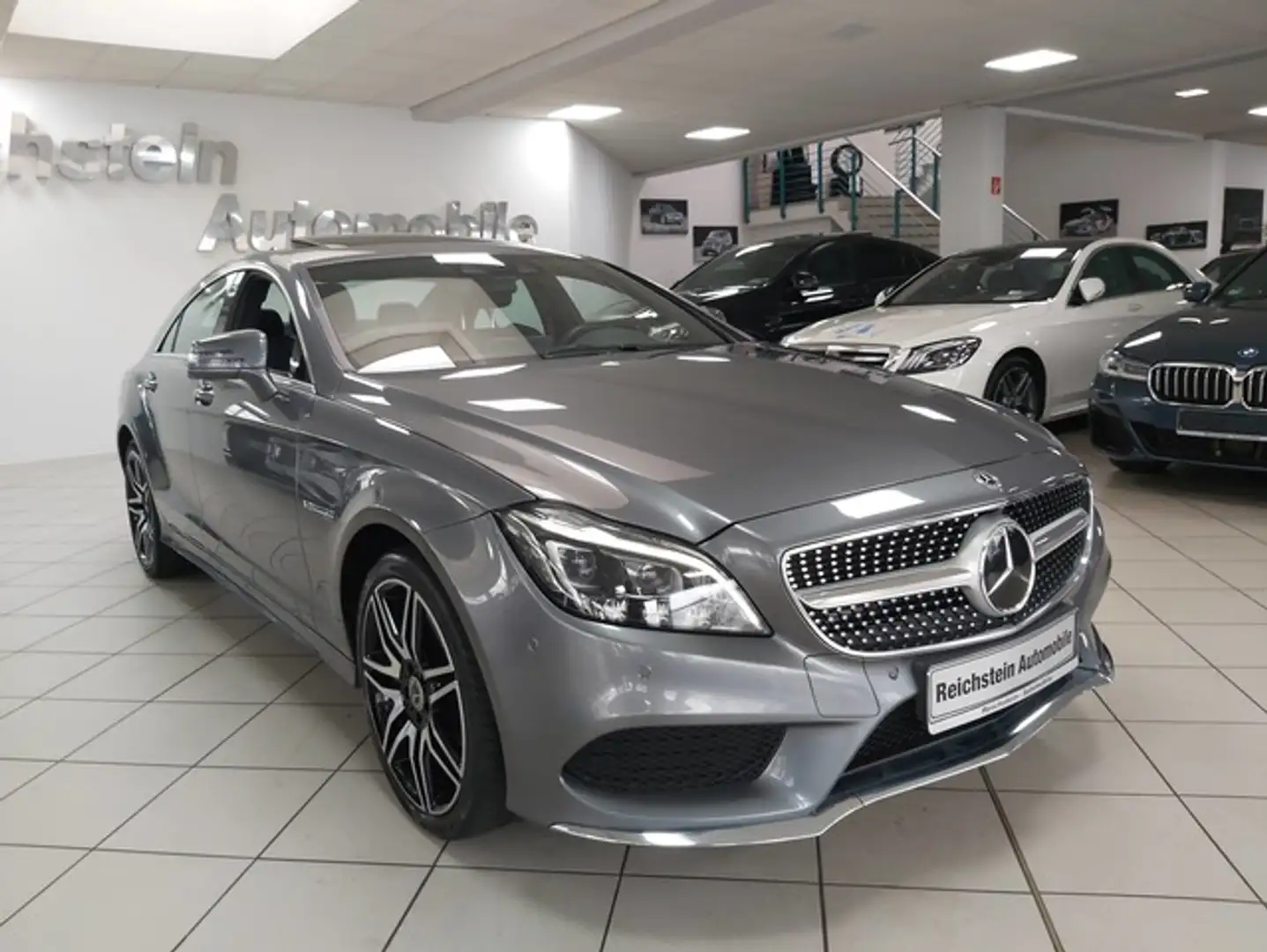 Mercedes-Benz CLS 500 Coupe 4M AMG MEMORY AIRM DISTR 116 T NP Grijs - 2