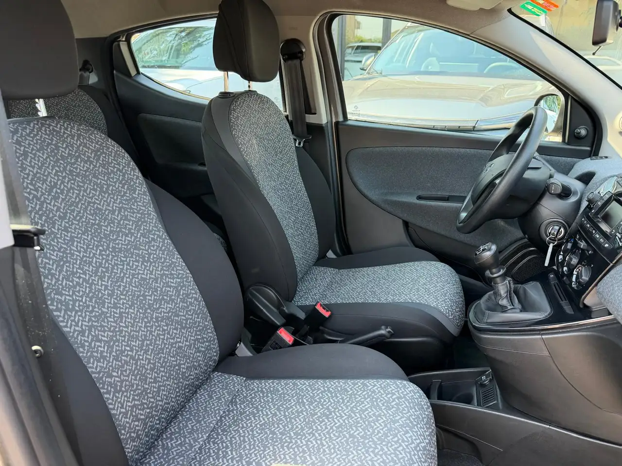 Lancia Ypsilon 2023 — фото 13