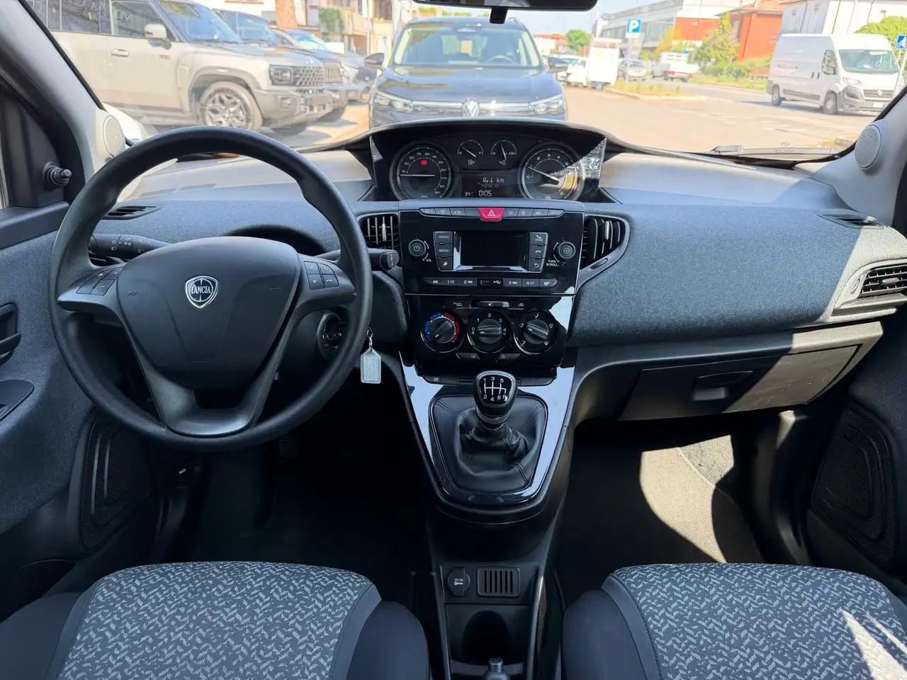 Lancia Ypsilon 2023 — фото 15