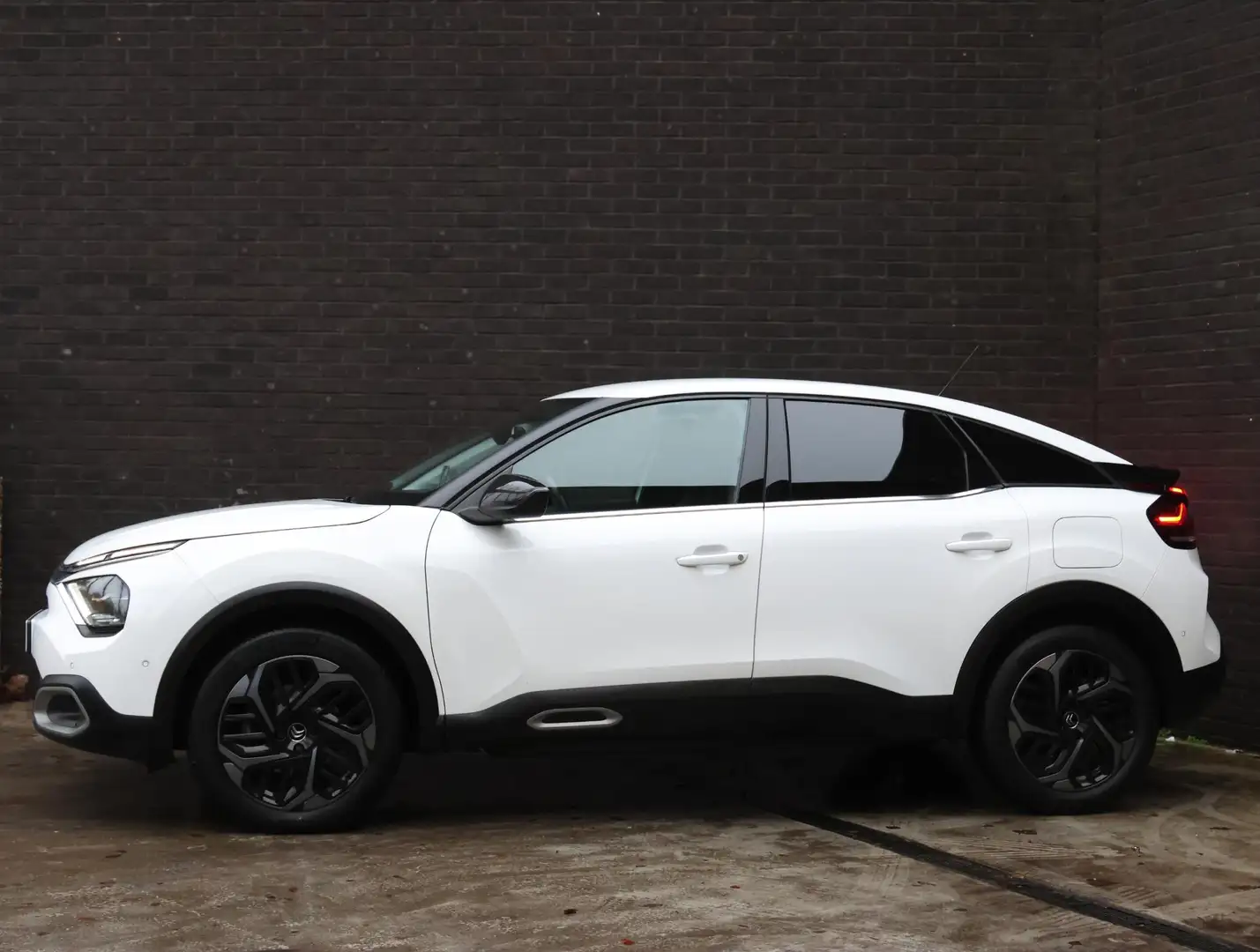 Citroen C4 Shine 130pk Automaat | Achteruitrijcamera | Stoelv Wit - 2