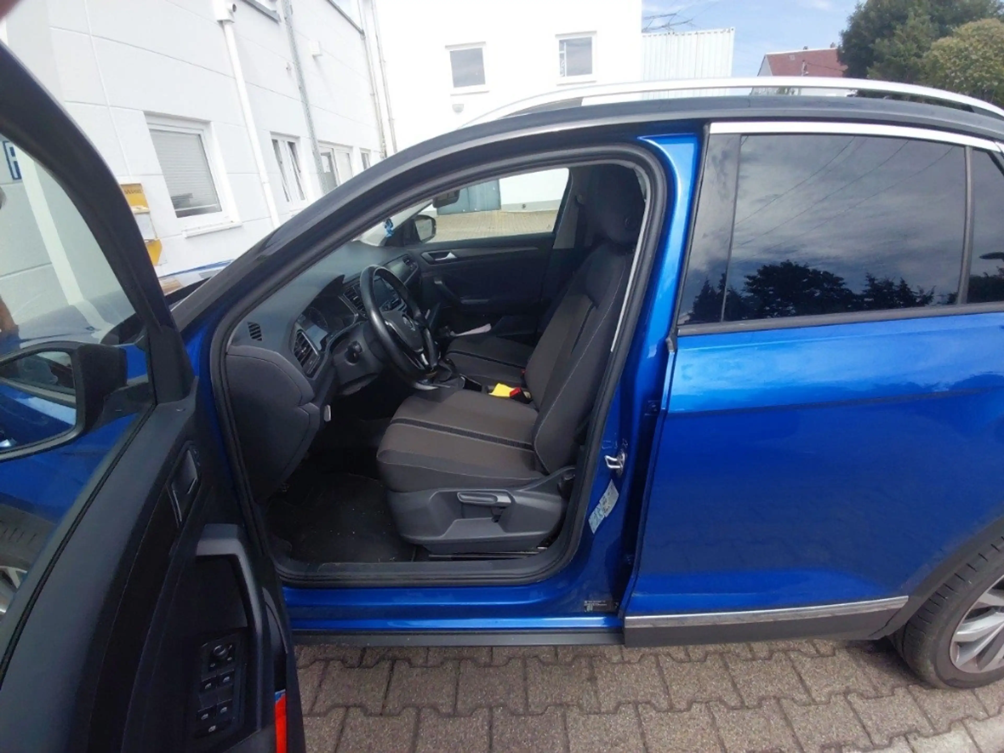Volkswagen T-Roc STYLE 1.5 TSI Style LED+PDC+NSW+ — photo 2