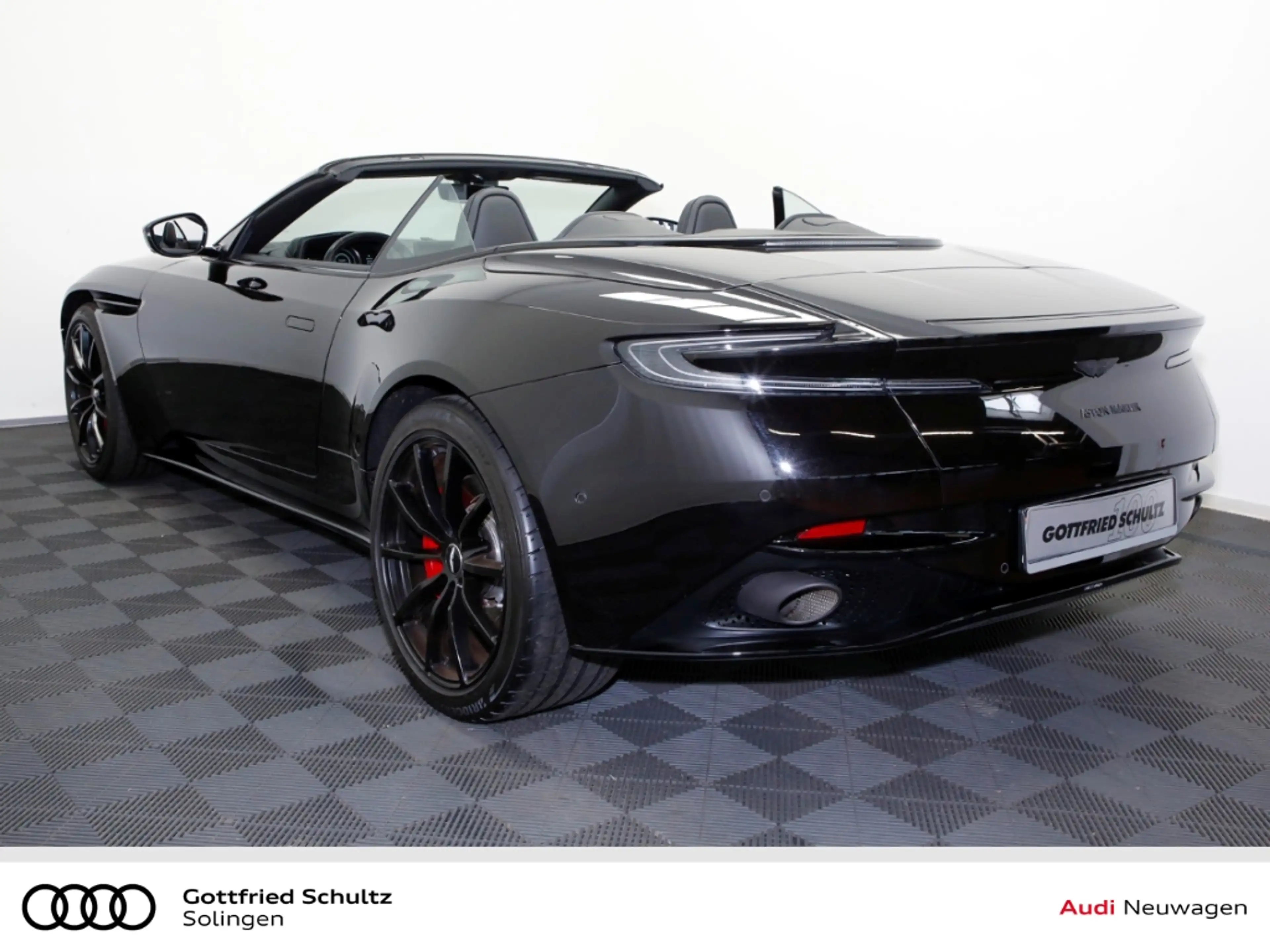 Aston Martin DB11 V8 Volante Dynamic Pack Forged AMR Black Sitzbelüf — photo 4
