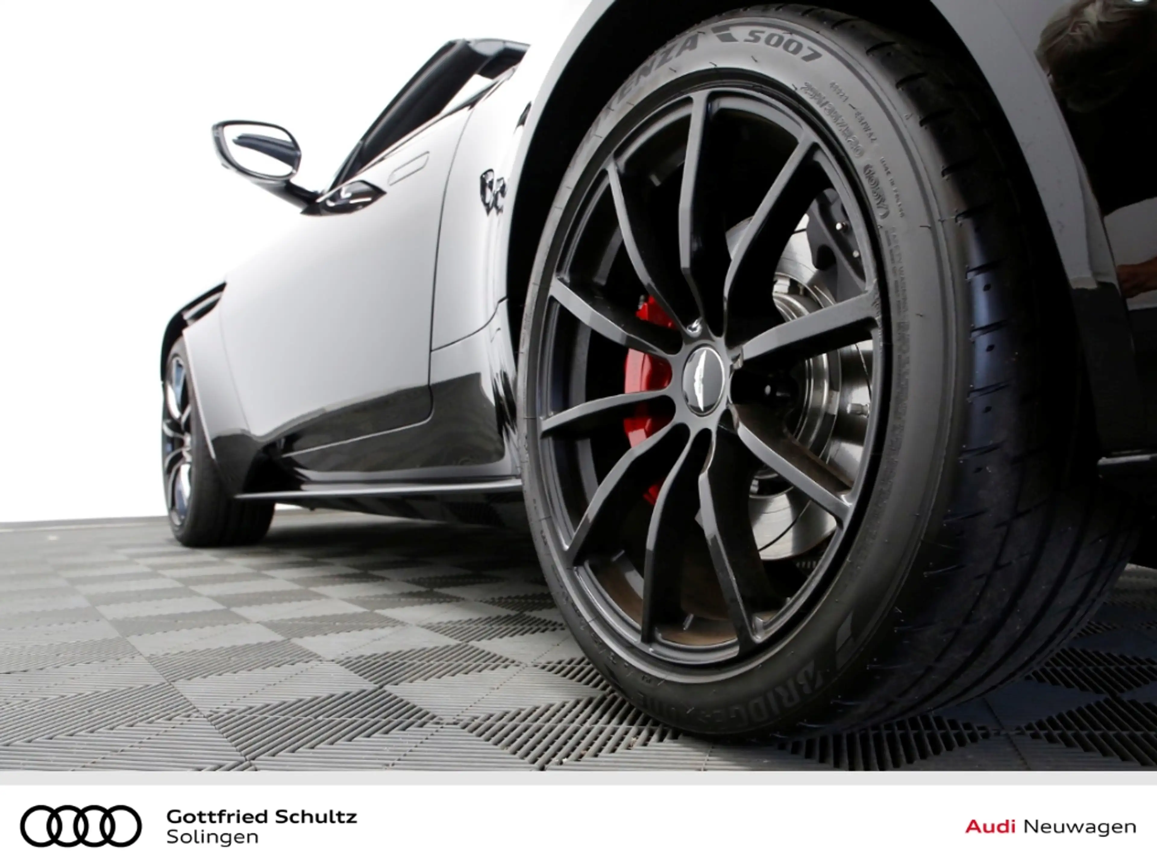 Aston Martin DB11 V8 Volante Dynamic Pack Forged AMR Black Sitzbelüf — photo 5