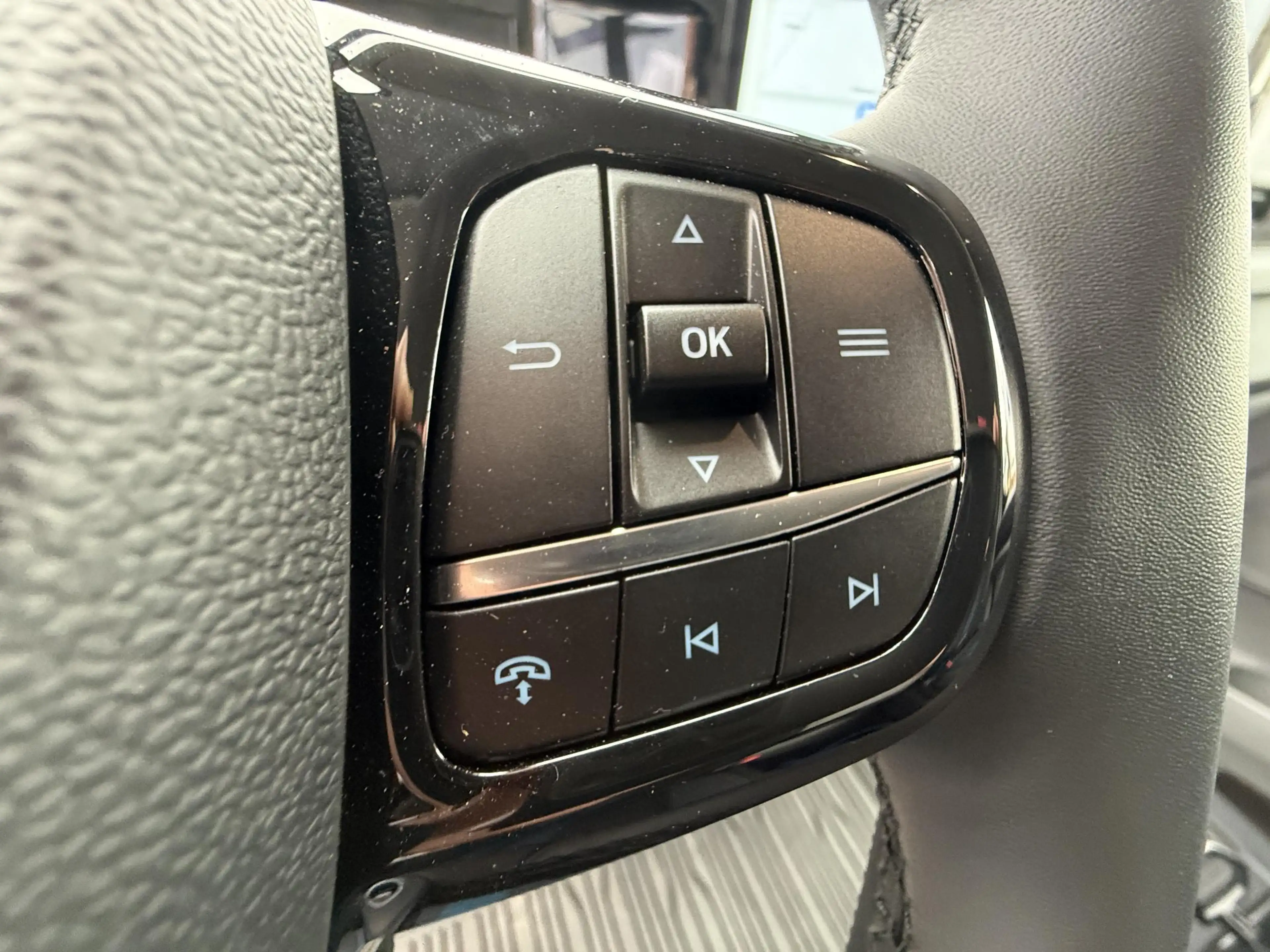 Ford E-Transit Cust. 340 L2H1 Sport 71 kWh — photo 12