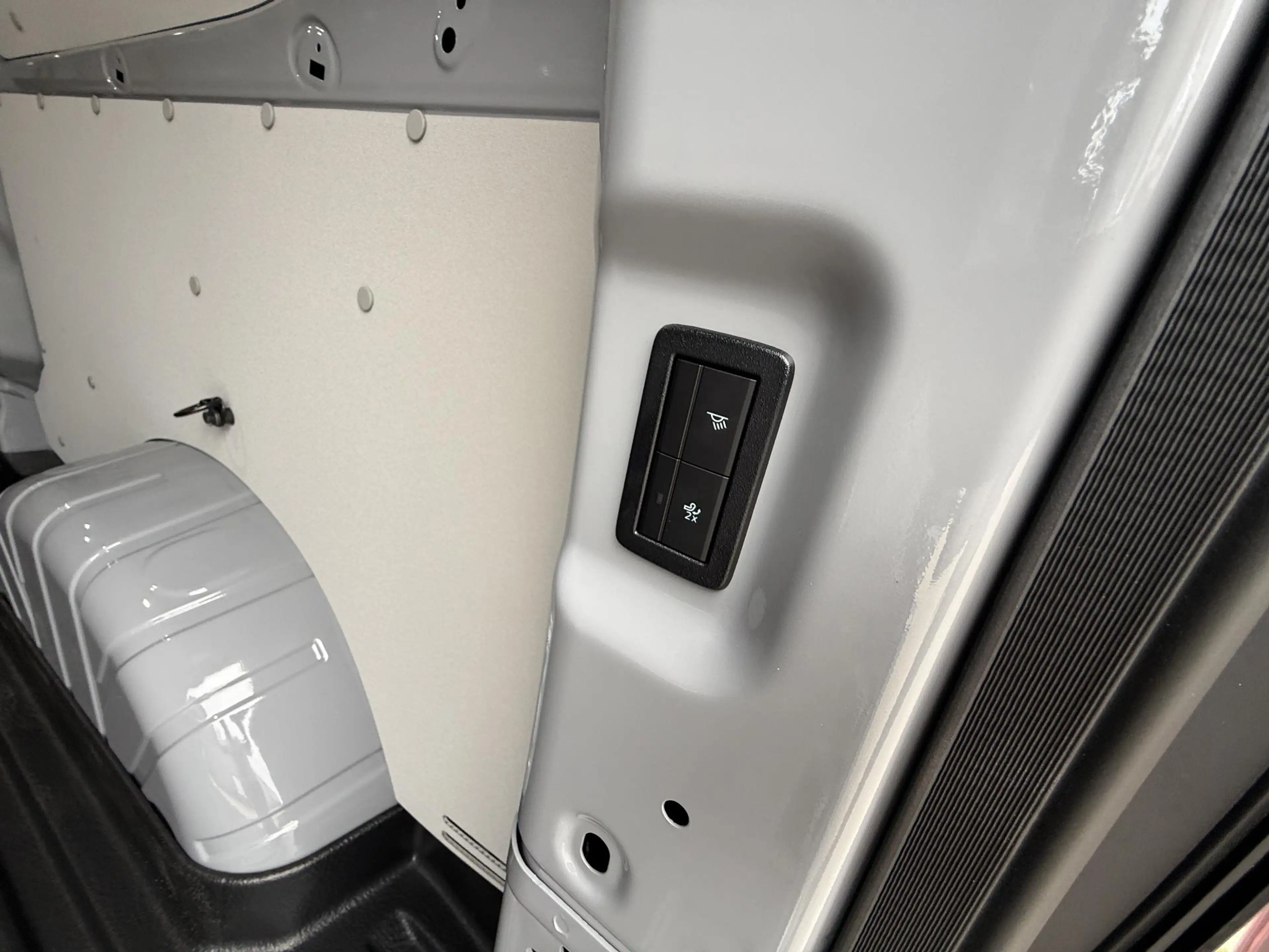 Ford E-Transit Cust. 340 L2H1 Sport 71 kWh — photo 14