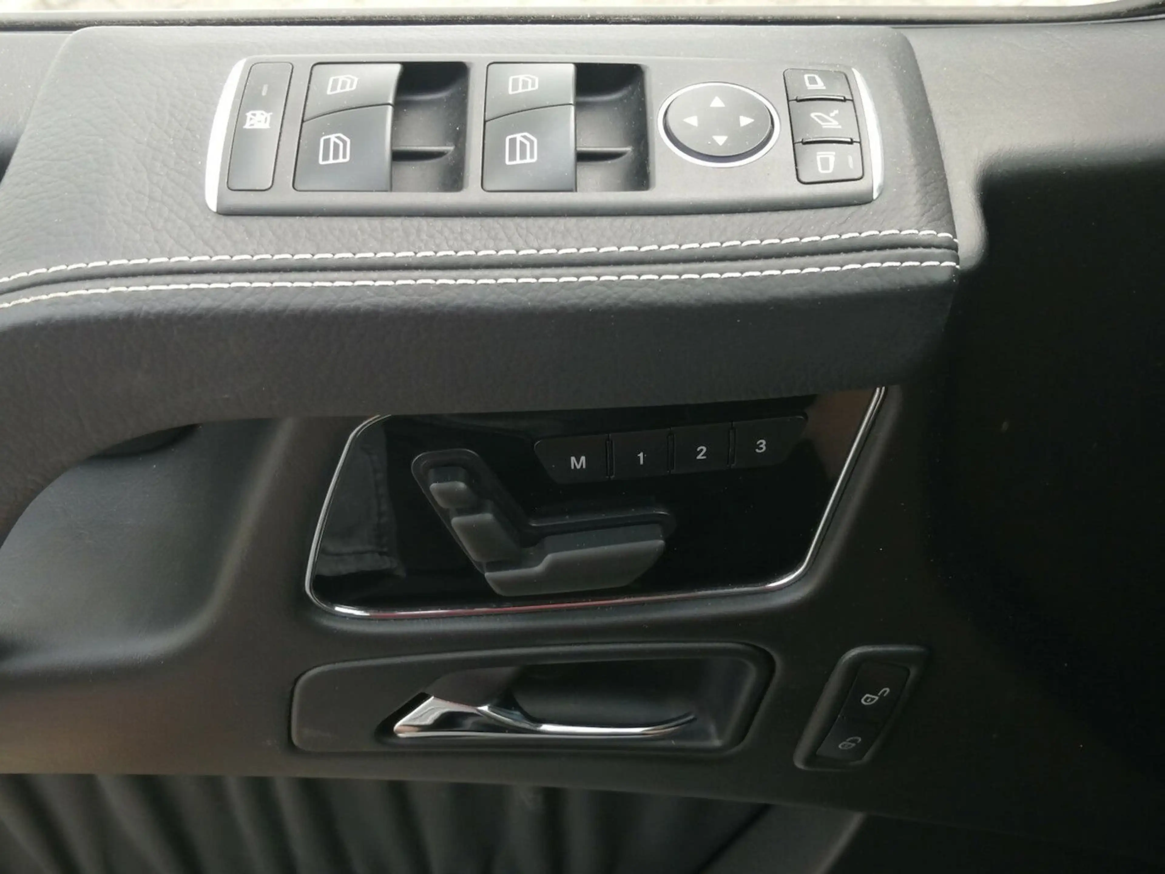 Mercedes-Benz G 500 Limited Edition AHK — photo 12