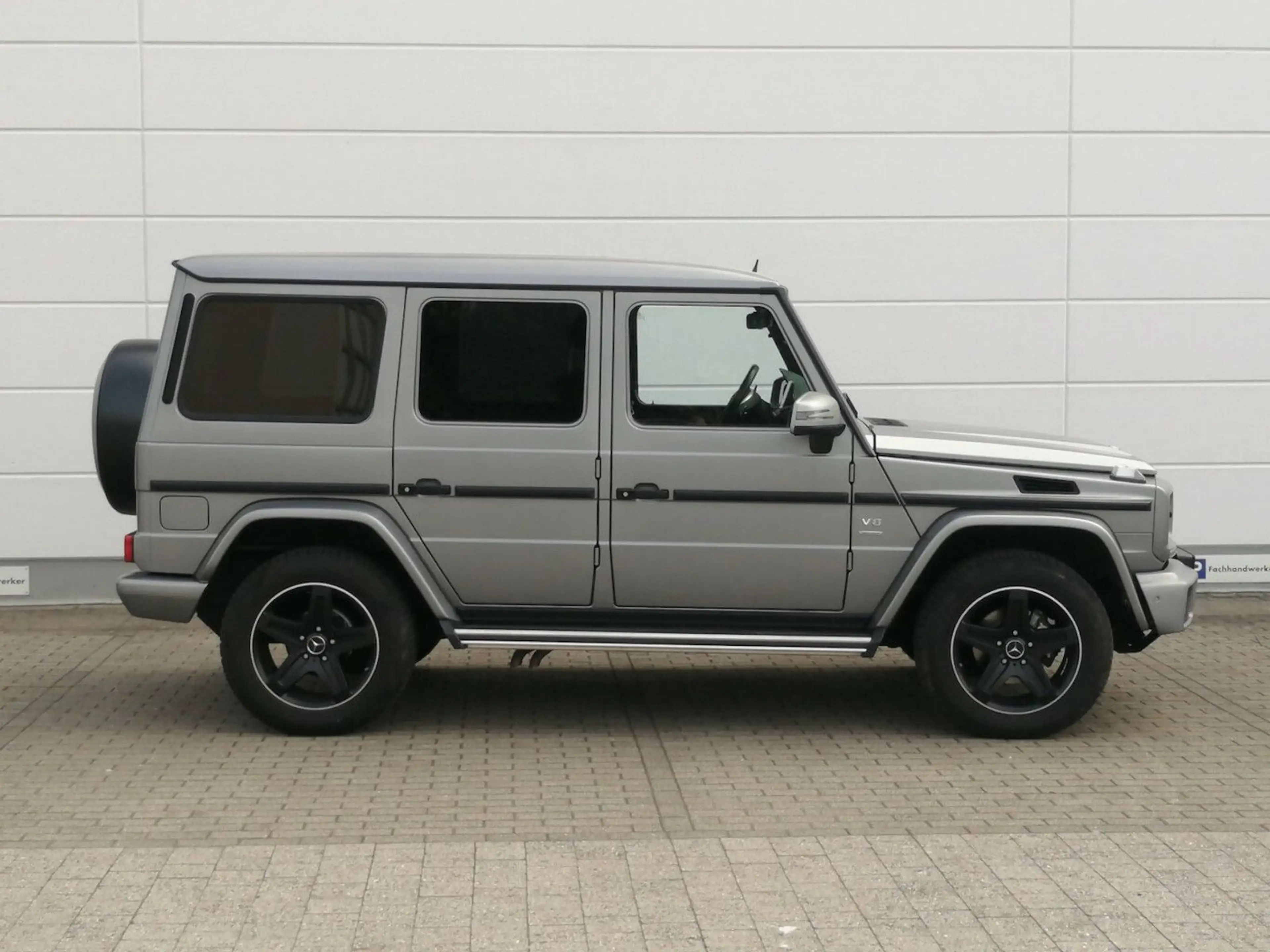 Mercedes-Benz G 500 Limited Edition AHK — photo 3