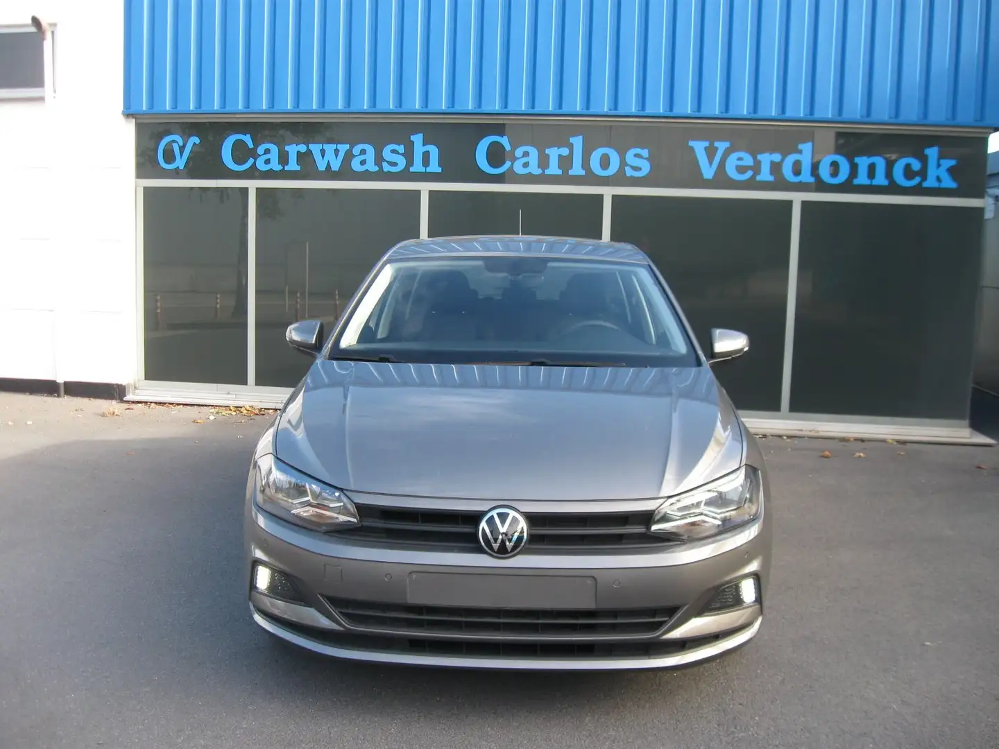 Volkswagen Polo Polo 1.0 Trendline Grijs - 1