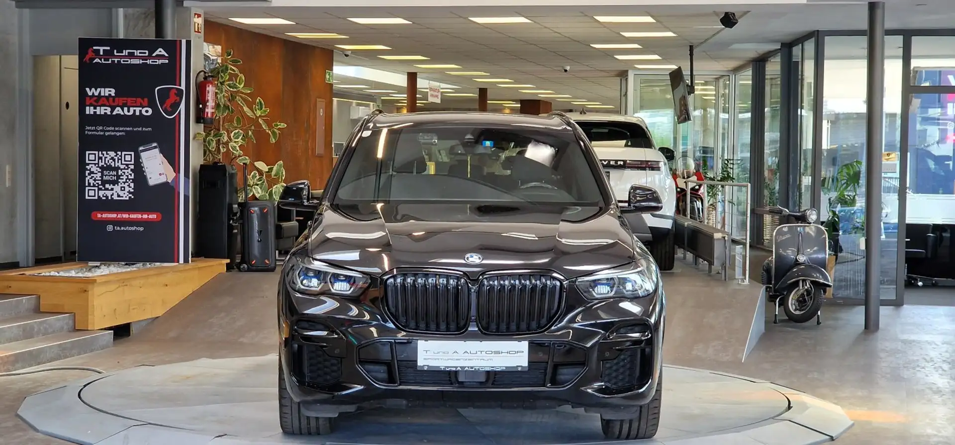 BMW X5 xDrive45e M-Paket Aut. *Memory*Massage*22Zoll*LED Schwarz - 2