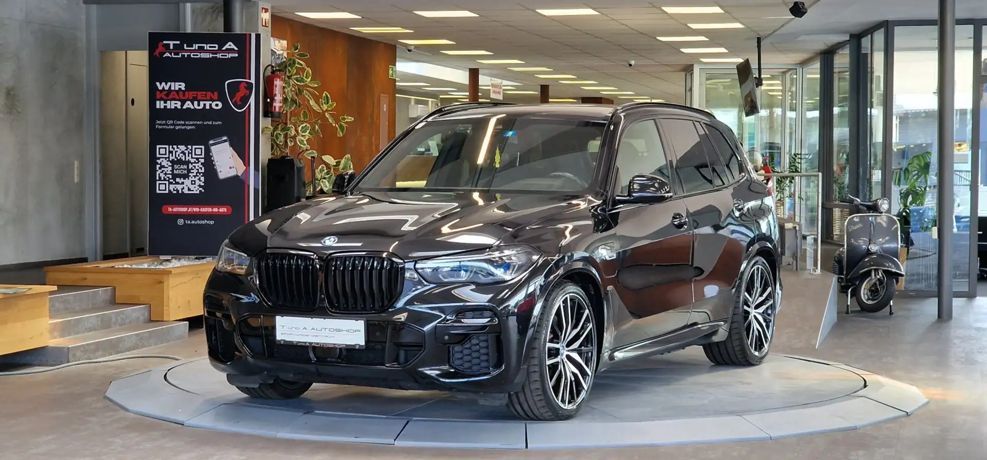 BMW X5 xDrive45e M-Paket Aut. *Memory*Massage*22Zoll*LED Schwarz - 1