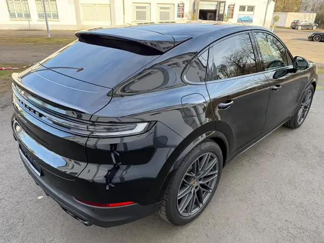 Porsche Cayenne view 5