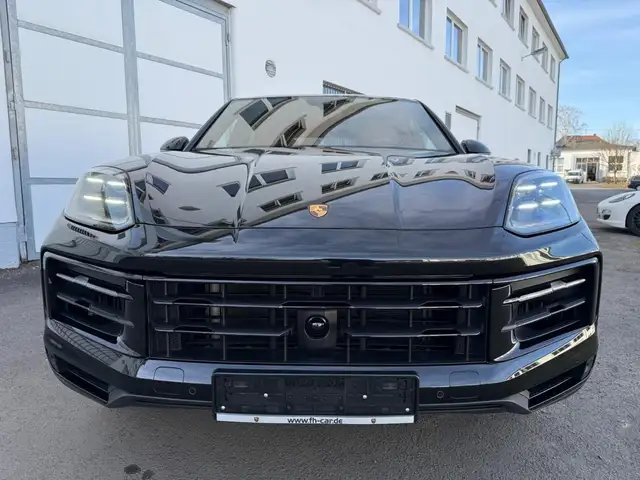 Porsche Cayenne view 4