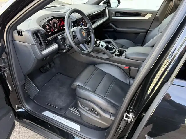 Porsche Cayenne view 6