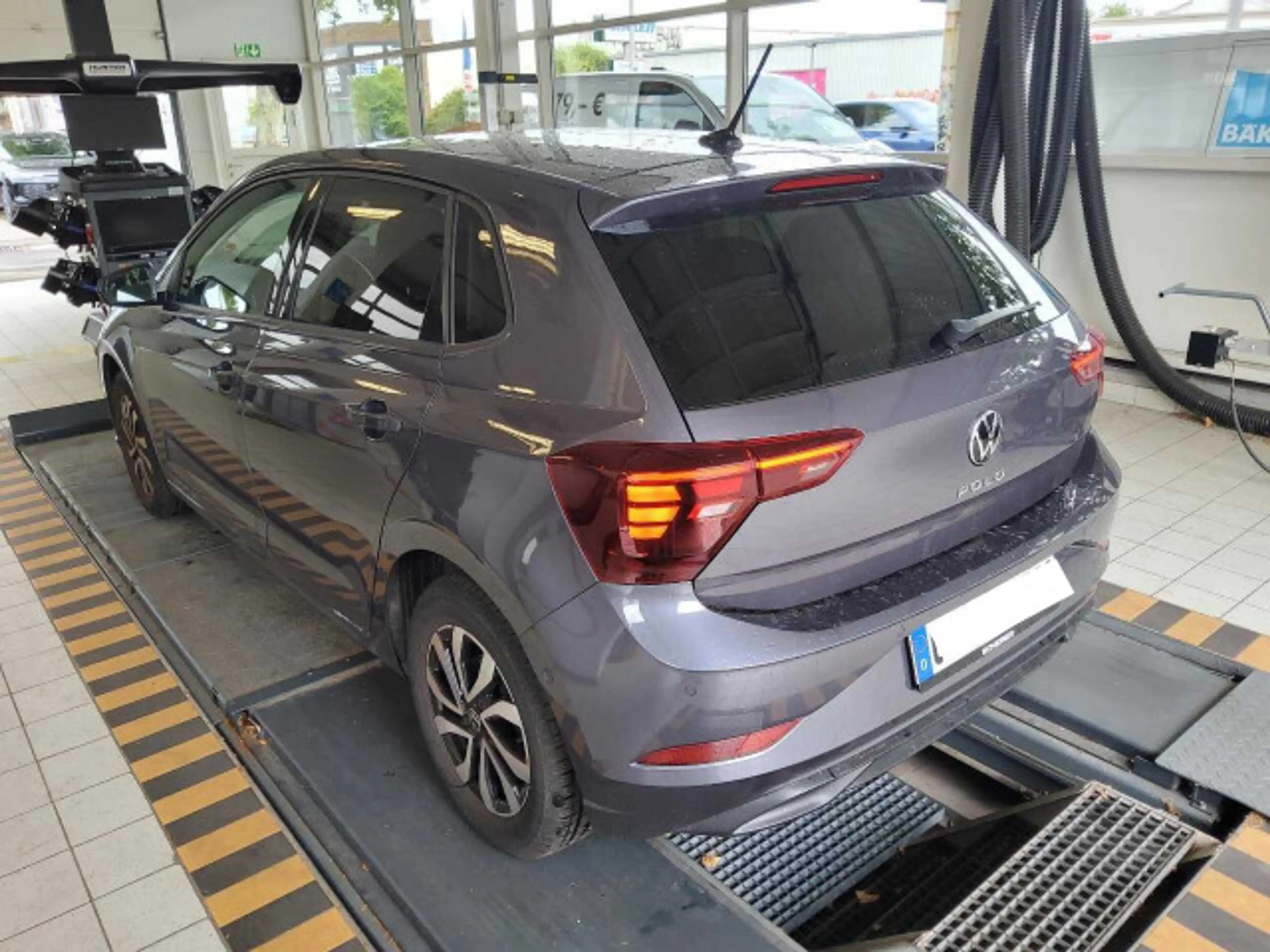 Volkswagen Polo 1.0 TSI Active NAVI SHZ ACC APP LED — photo 4