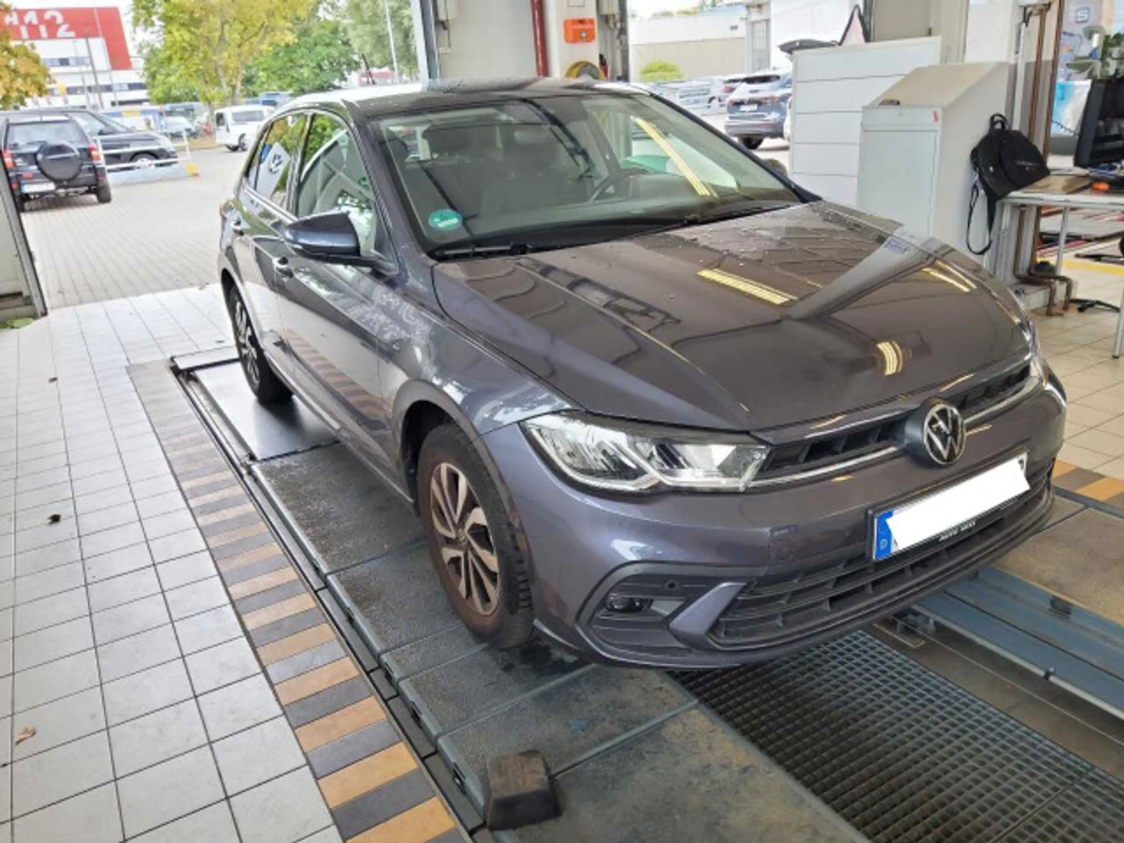 Volkswagen Polo 1.0 TSI Active NAVI SHZ ACC APP LED — photo 2