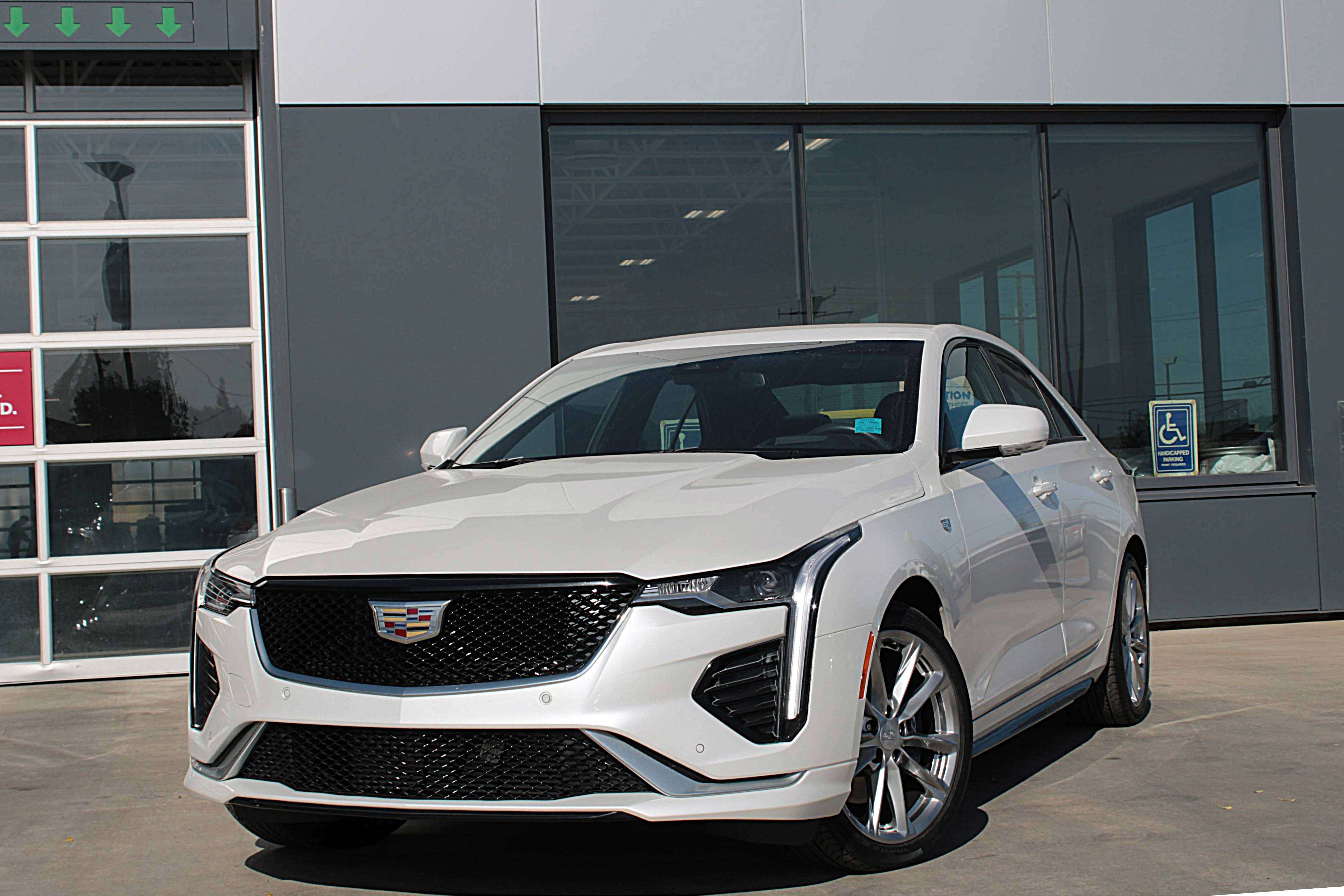 2022 Cadillac CT4