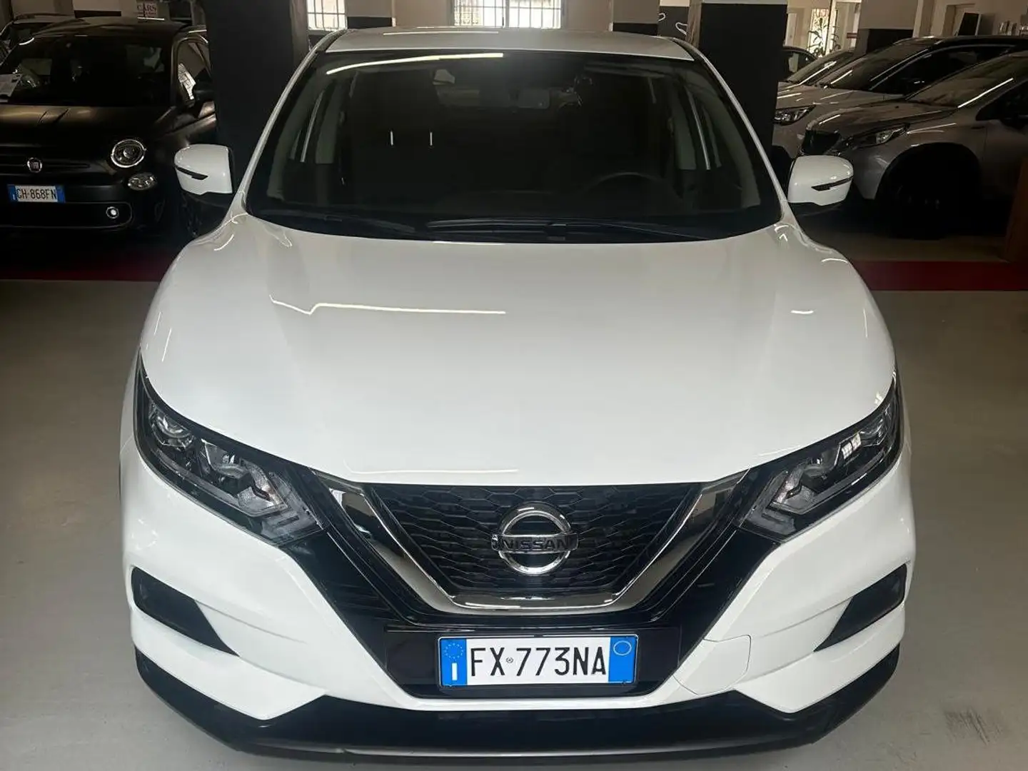 Nissan Qashqai Qashqai 1.3 dig-t Visia 140cv Bianco - 1