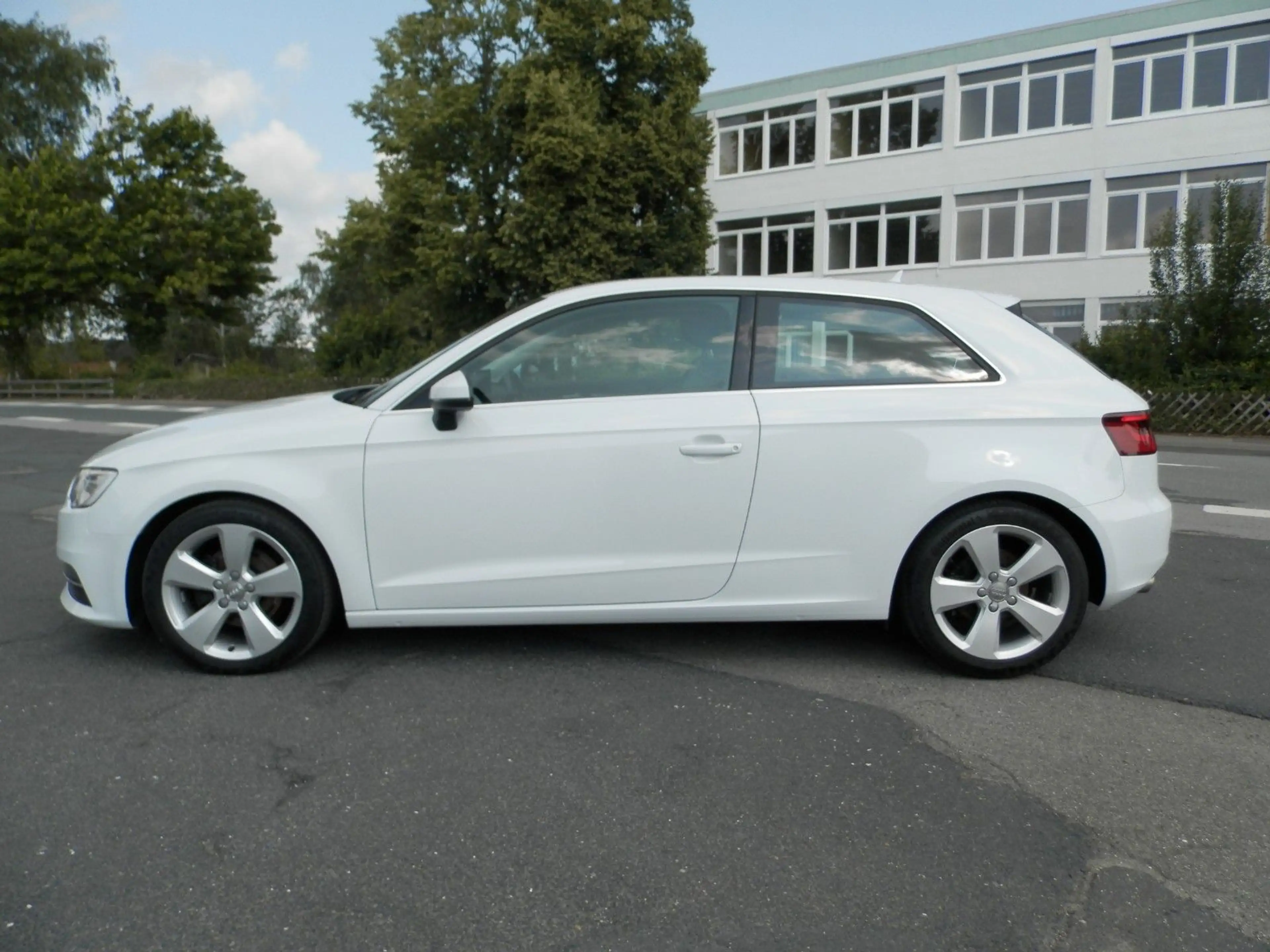 Audi A3 S Line Sportpaket"MMI"Kamera"Xenon"SitzHz. — photo 3
