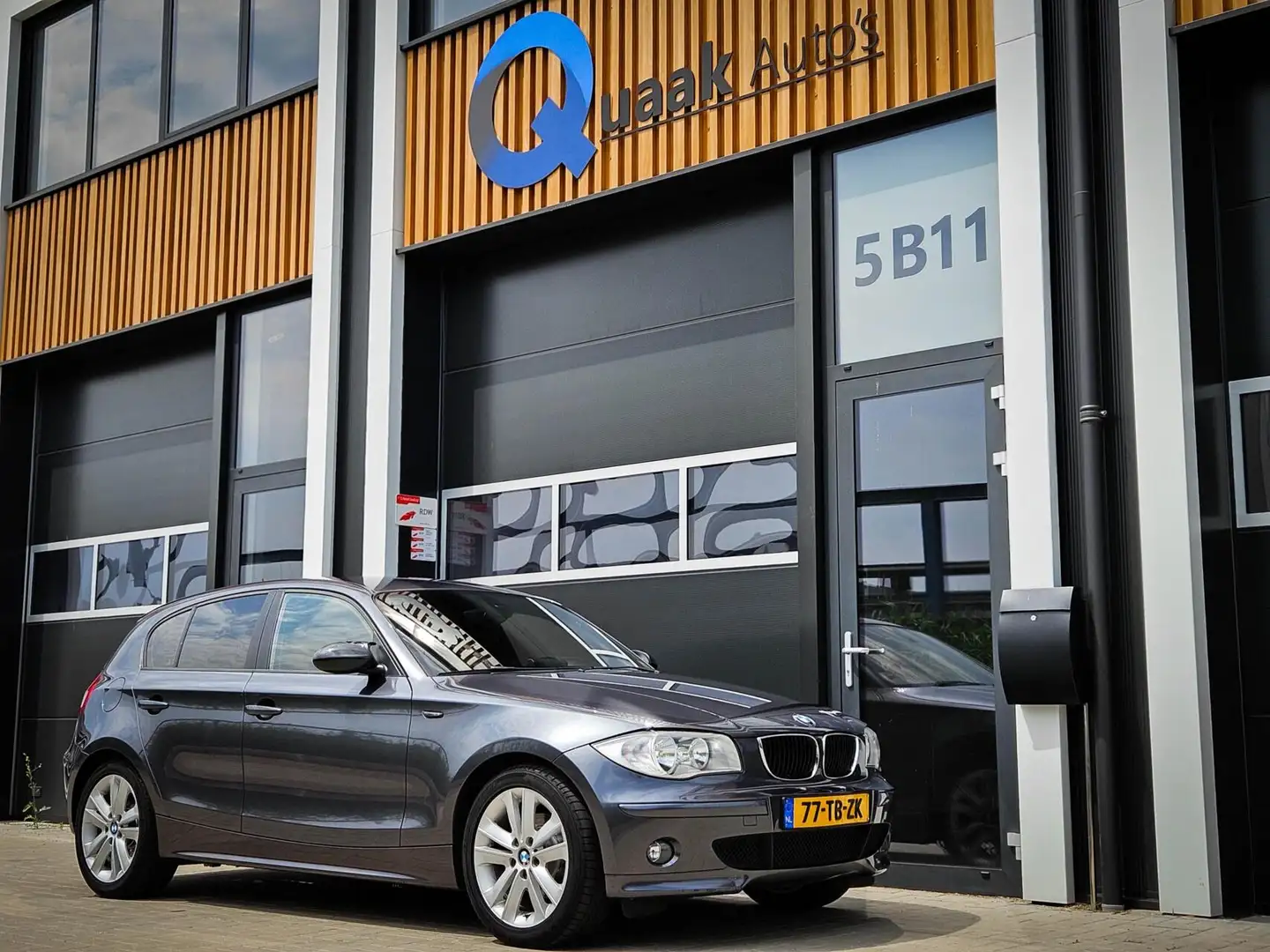 BMW 120 1-serie 120i High Executive | CRUISE | LEDER | AUT siva - 2