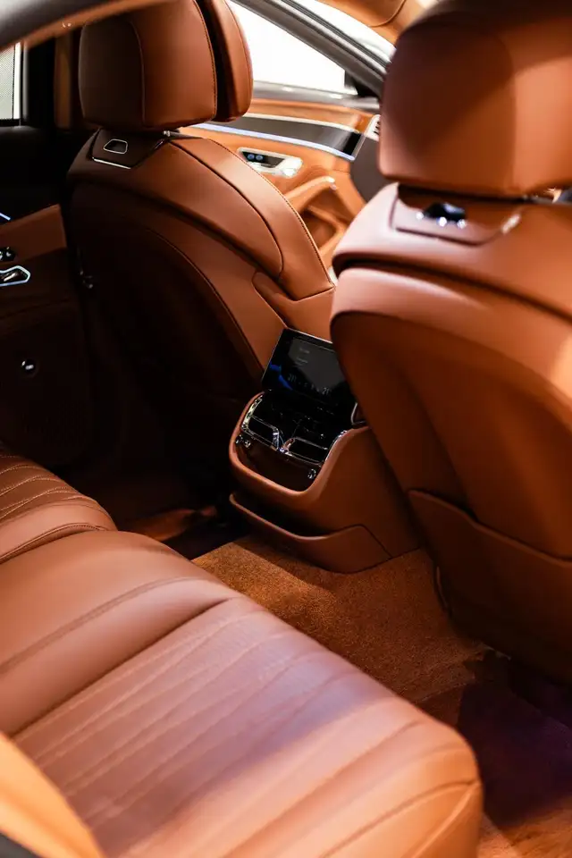 Bentley Flying Spur 2023 — фото 8