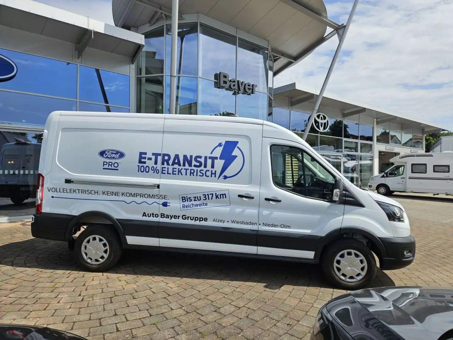 Ford Transit e-Transit 425 L3H2 Lkw HA Trend Weiß - 2
