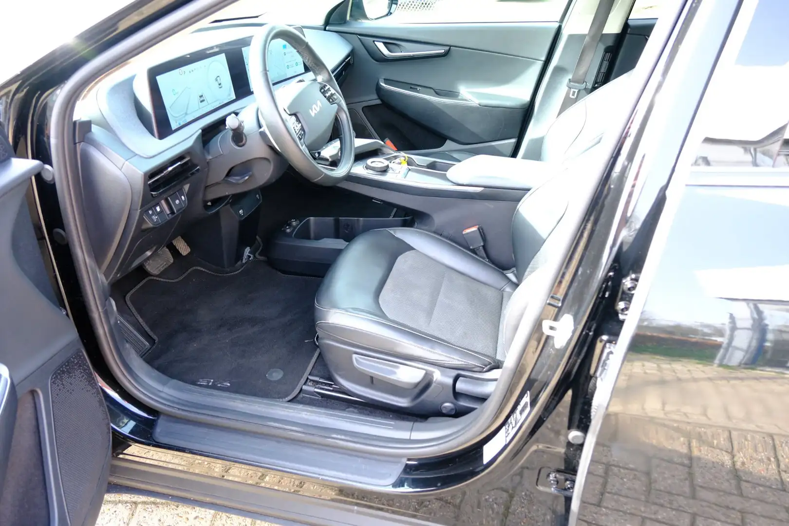 Kia EV6 58 kWh Aut. Navi|1e Eigenaar|LED|Adapt.Cruise|Clim Schwarz - 2