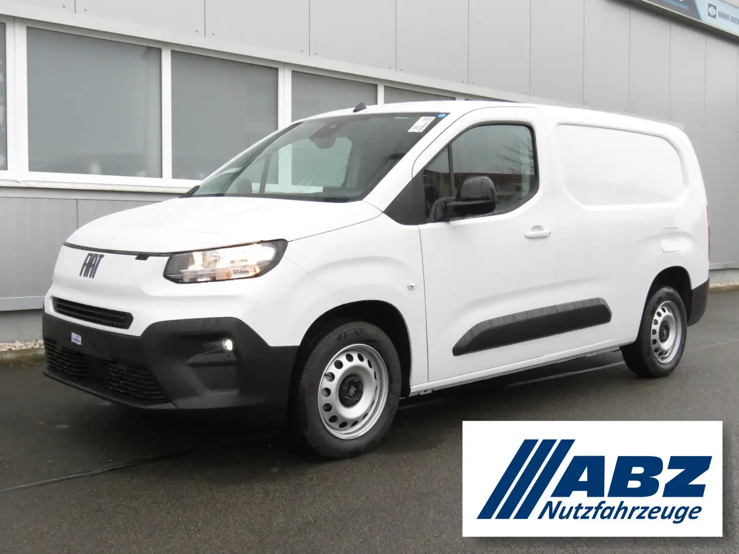 Fiat Doblo Maxi 1.5 130 / Automatik Weiß - 1