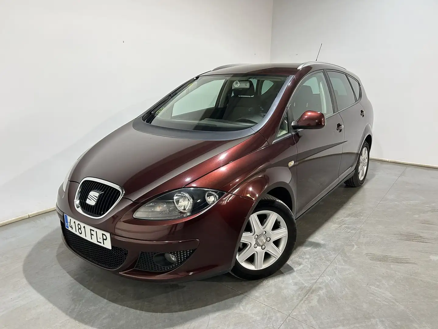 SEAT Altea XL 1.9TDI Reference Burdeos - 1