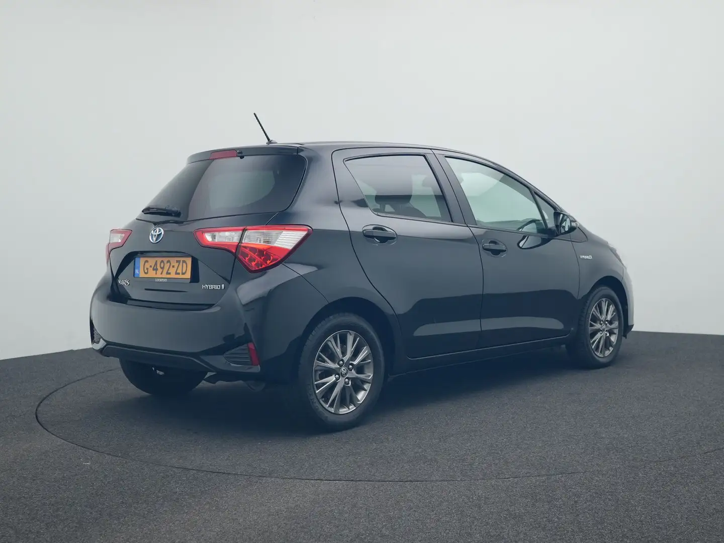 Toyota Yaris 1.5 Hybrid Dynamic Noir - 2
