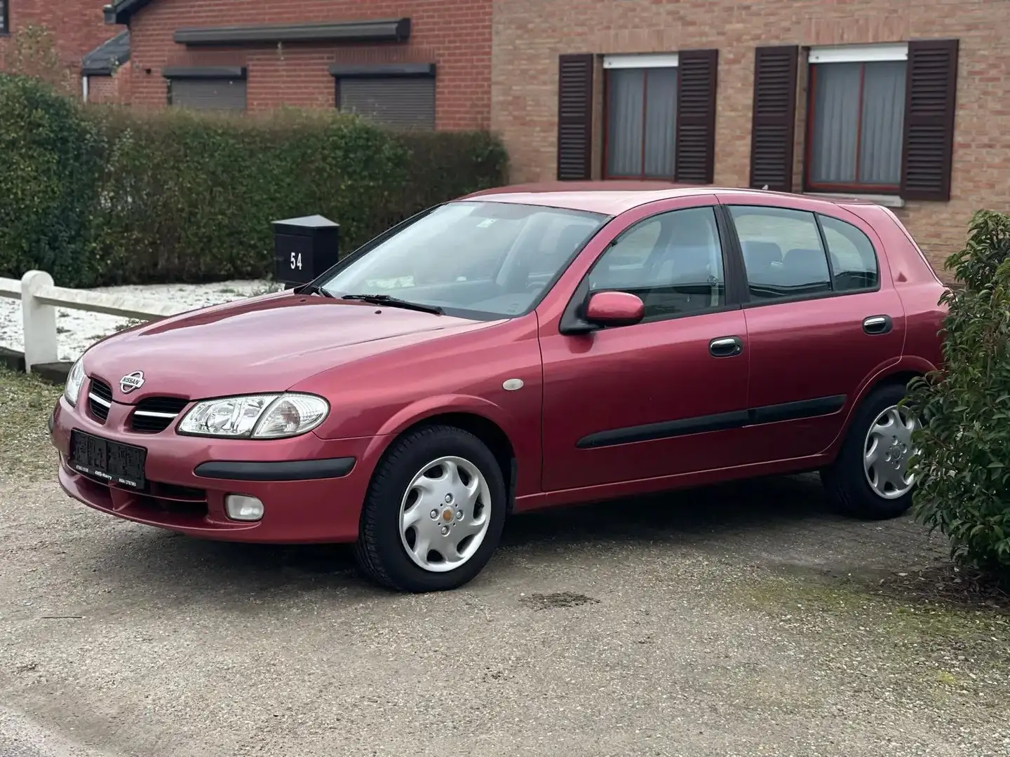 Nissan Almera 1.5i 16v Comfort Hnědá - 1