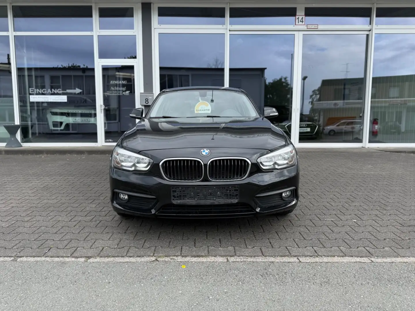 BMW 116 d Advantage*Navi*Klima*SHG*PDC*Scheckheft Schwarz - 2