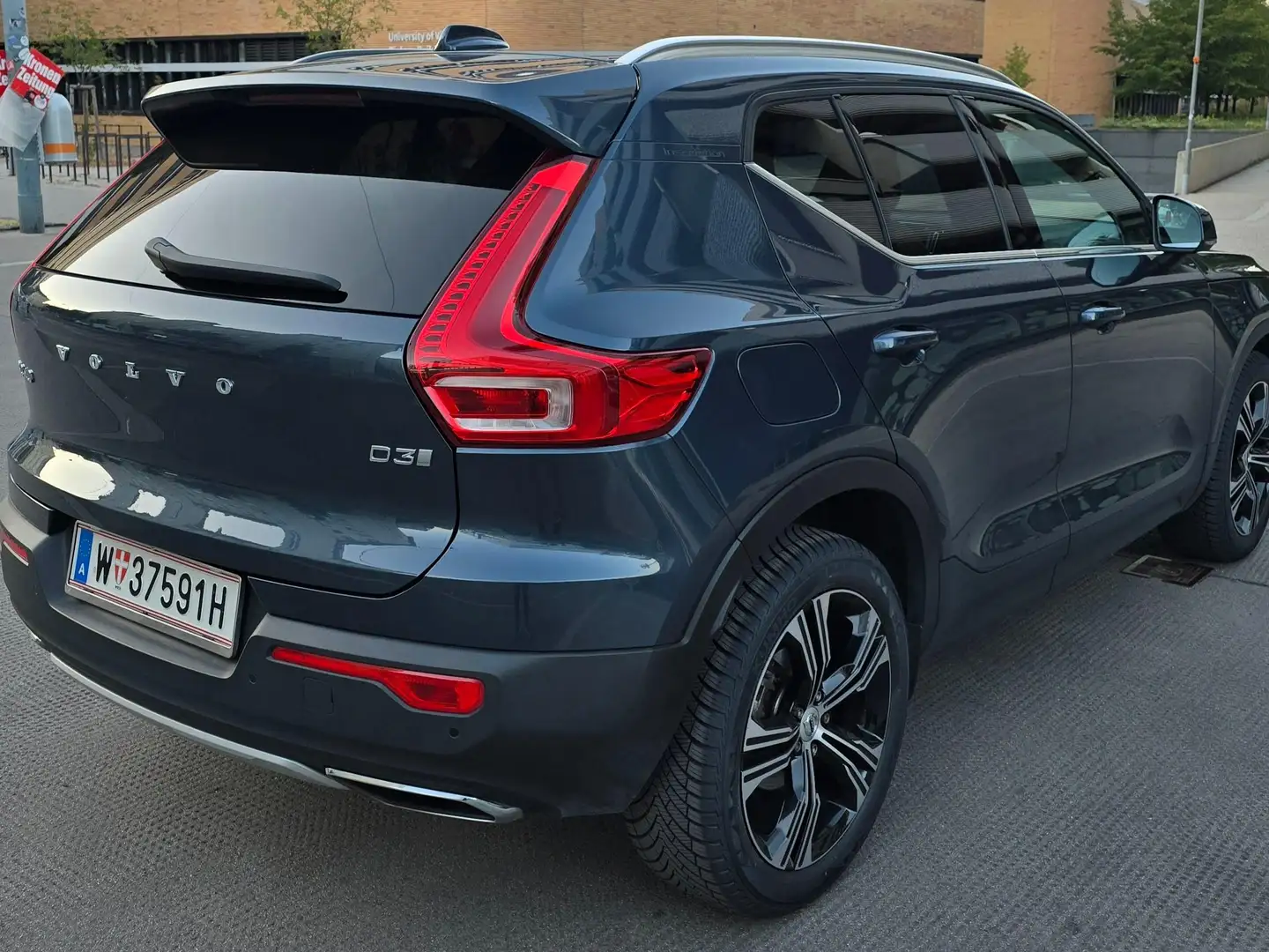 Volvo XC40 Incription D3 150 ps Blau - 1