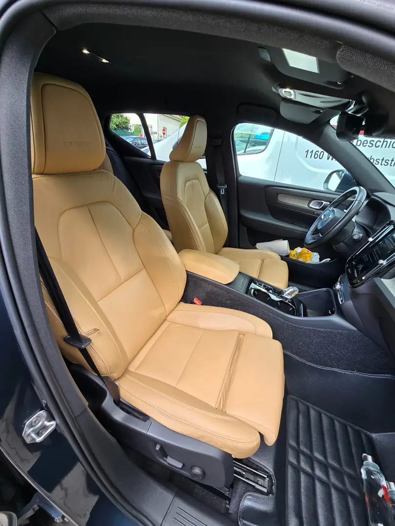 Volvo XC40 Incription D3 150 ps Blau - 2