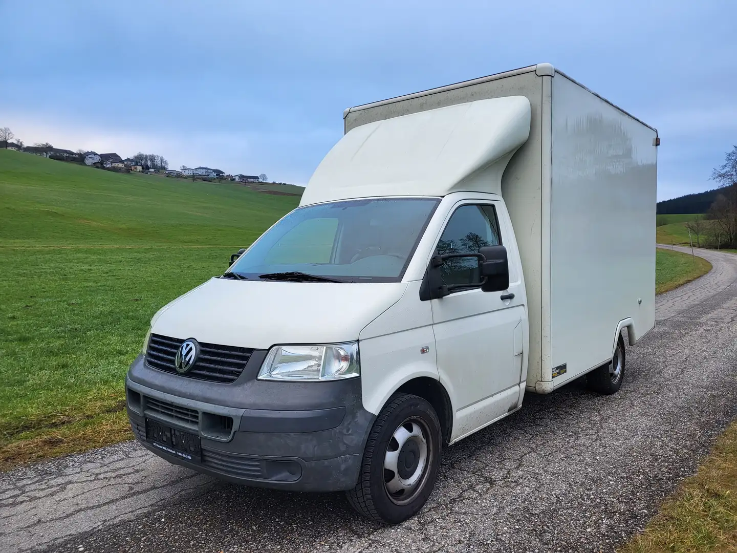 Volkswagen T5 Kofferaufbau Weiß - 2