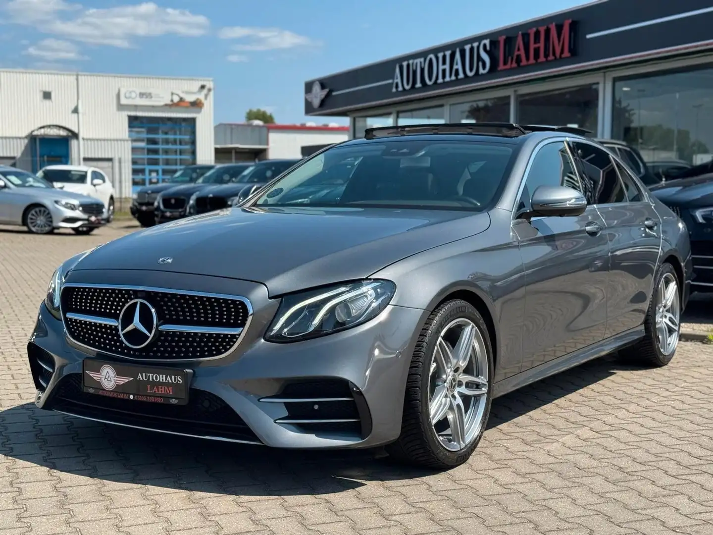 Mercedes-Benz E 220 D Lim. 9G-TRONIC"AMG-LINE"PANO*360°KAMERA* Grau - 2