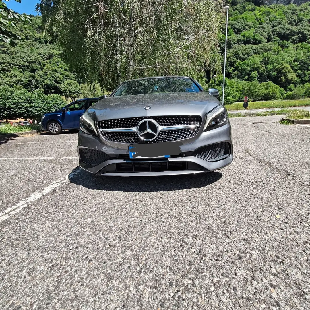 Mercedes-Benz 180 AMG Gri - 2