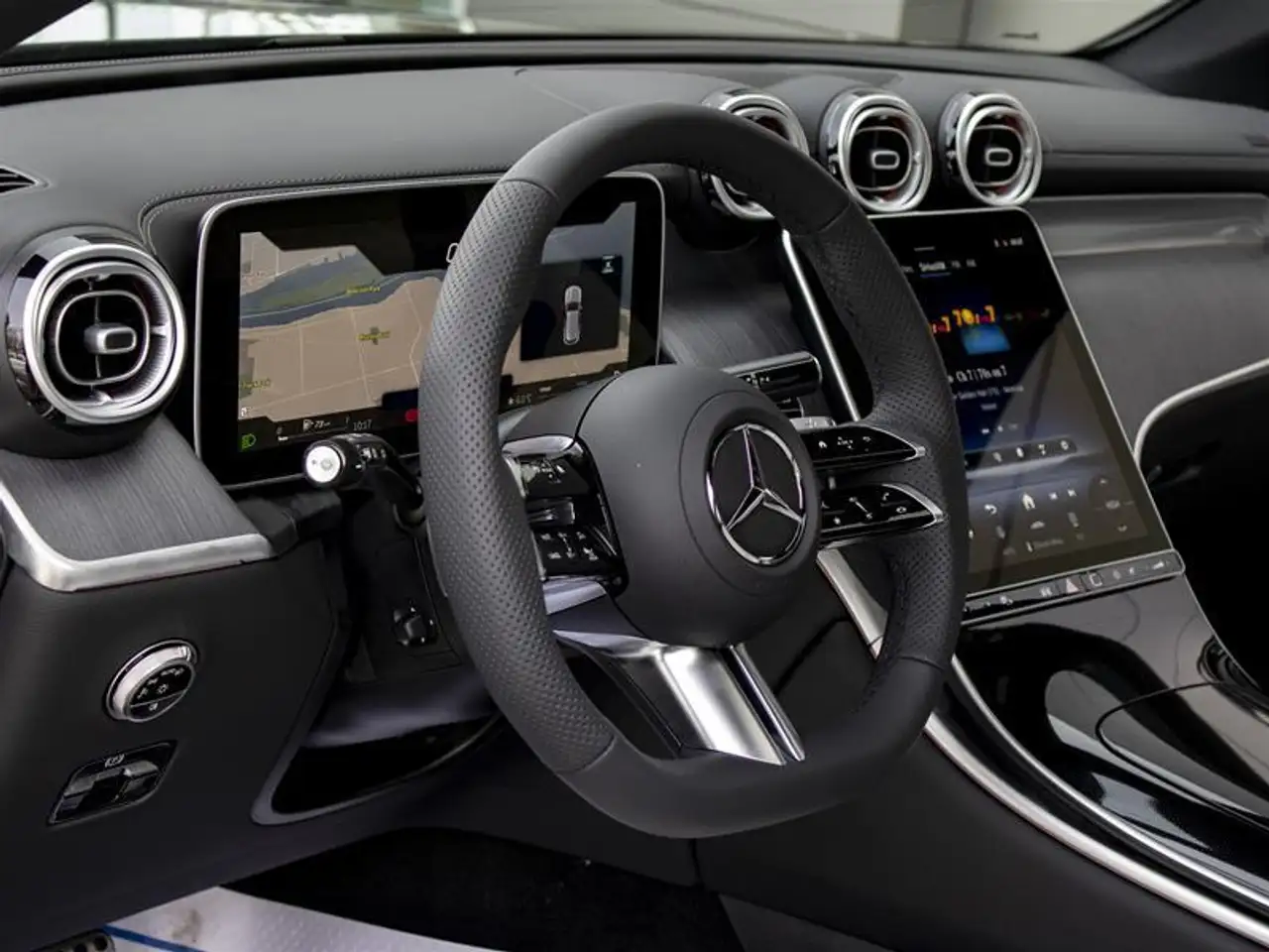 Mercedes-Benz GLC снимка Mercedes-Benz GLC