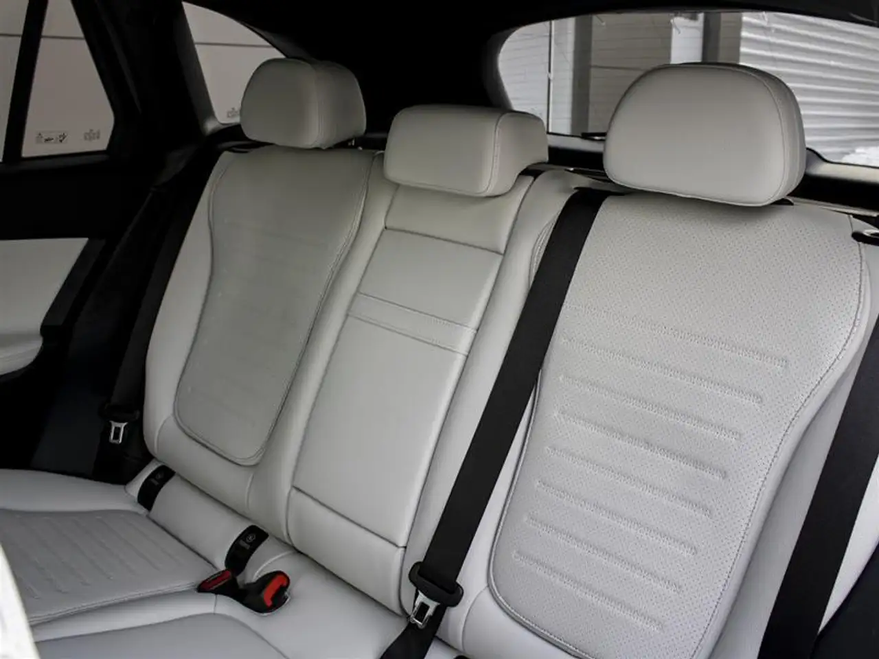 Mercedes-Benz GLC снимка Mercedes-Benz GLC
