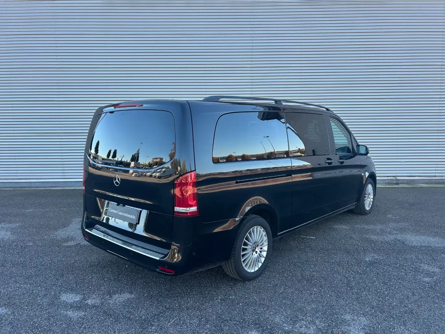 Mercedes-Benz Vito 116 cdi extralong tourer select auto my20 crna - 2