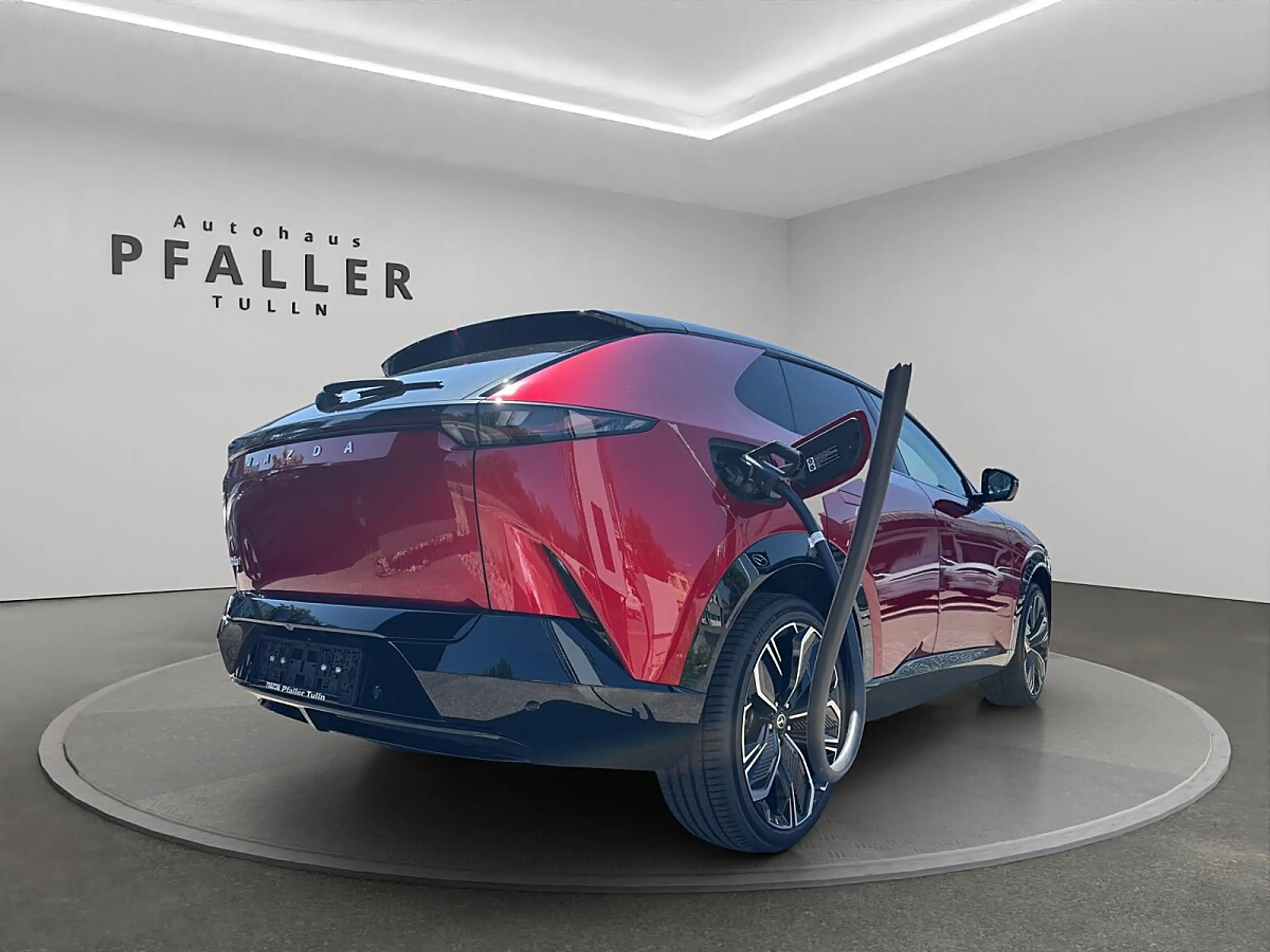 Mazda CX-6e Mazda CX-6e 78kWh Takumi — photo 5